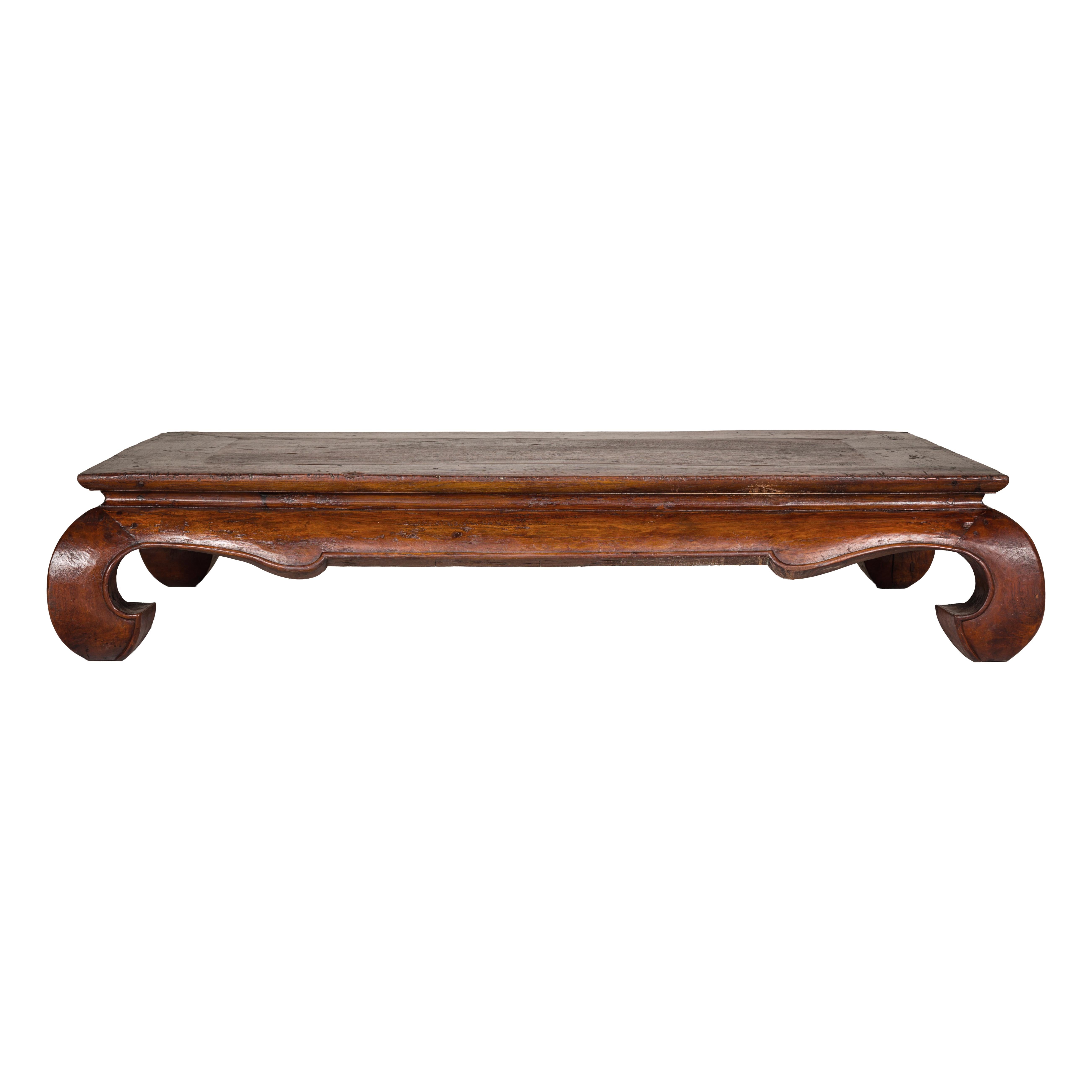 Qing Dynasty 19th Century Chow Leg Kang Table with Weathered Rustic Patina For Sale 14