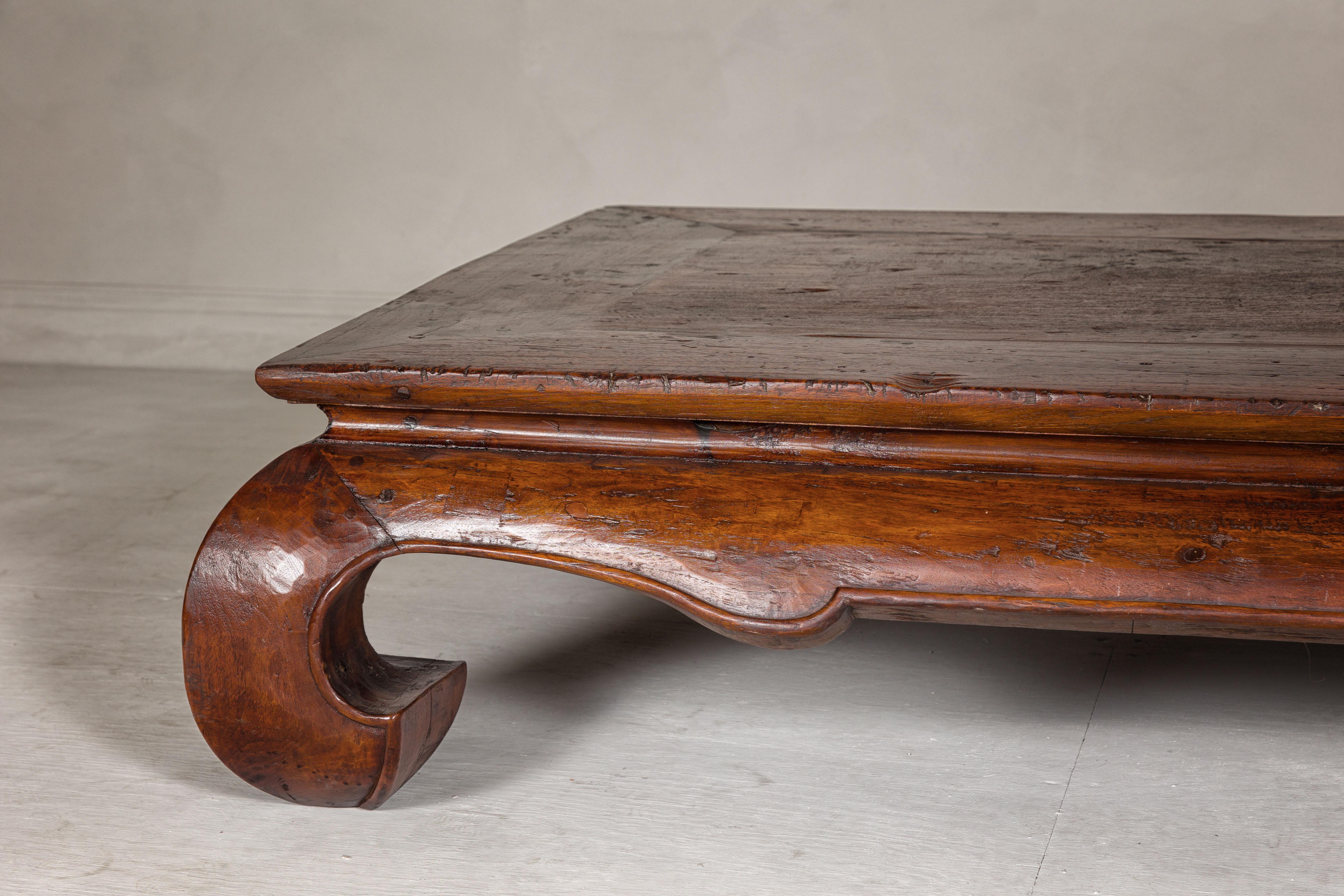 Wood Qing Dynasty 19th Century Chow Leg Kang Table with Weathered Rustic Patina For Sale