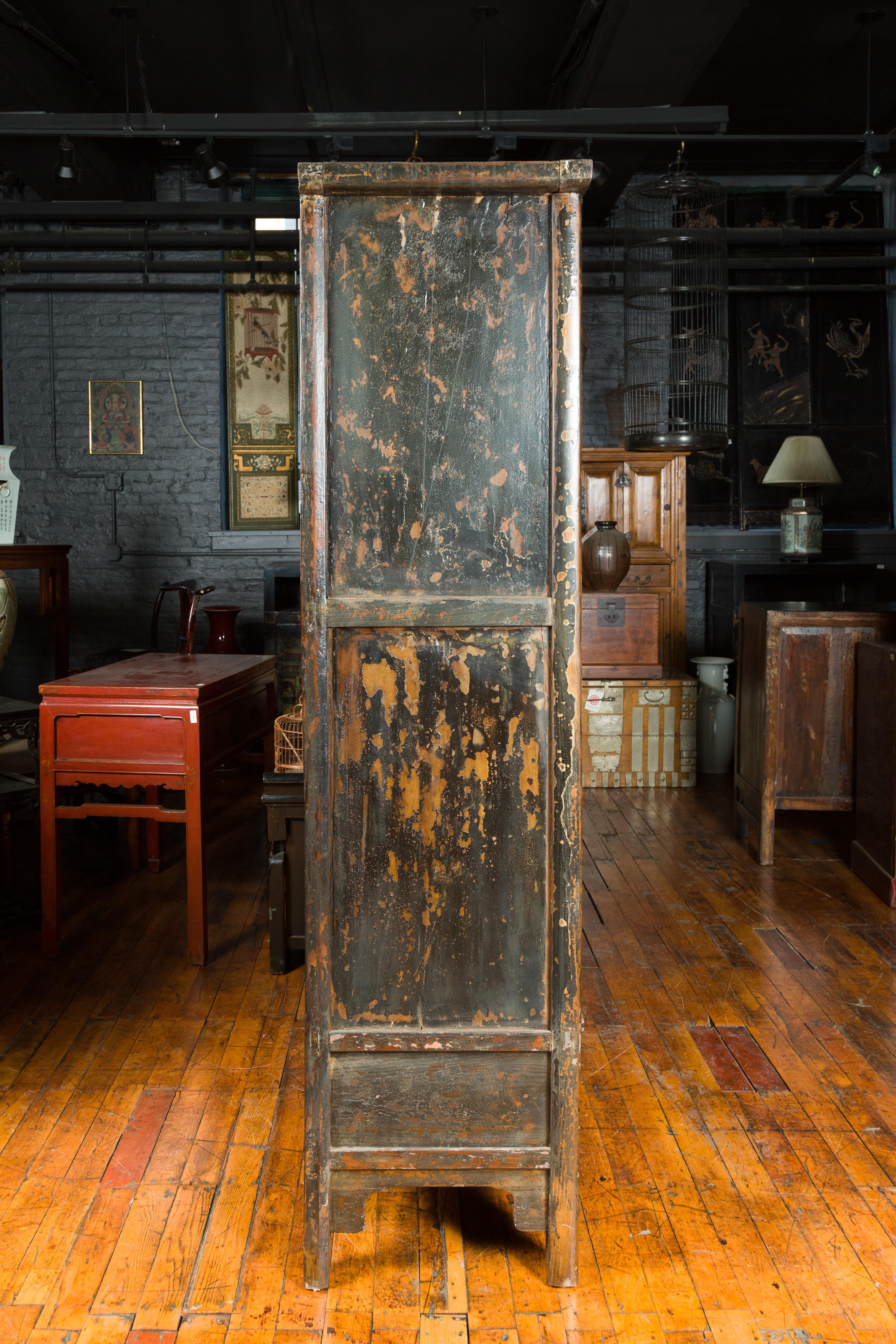 Qing Dynasty 19th Century Distressed Black Lacquer Cabinet with Original Finish For Sale 1