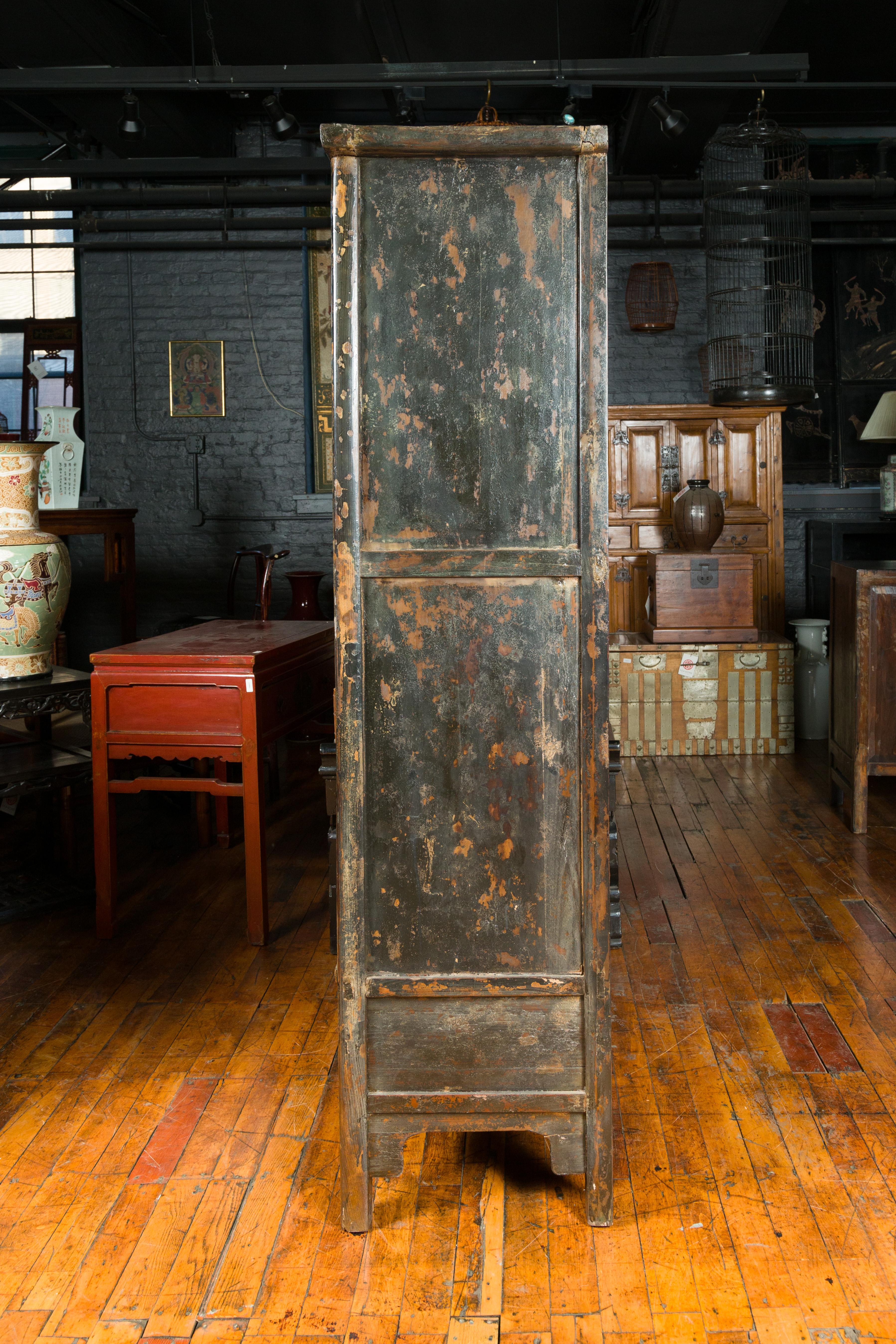 Qing Dynasty 19th Century Distressed Black Lacquer Cabinet with Original Finish For Sale 3