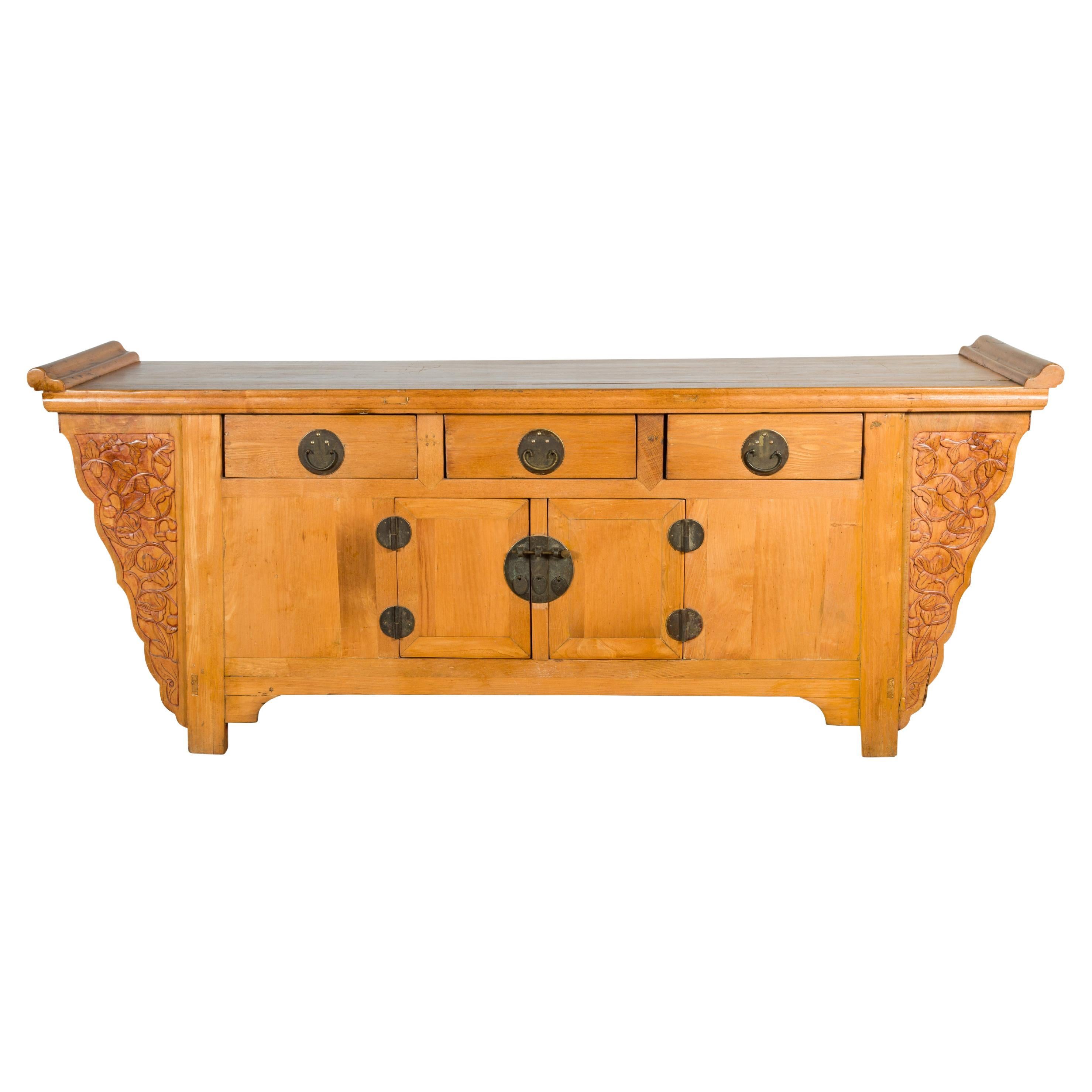Qing Dynasty 19th Century Natural Wood Sideboard with Large Carved Spandrels For Sale