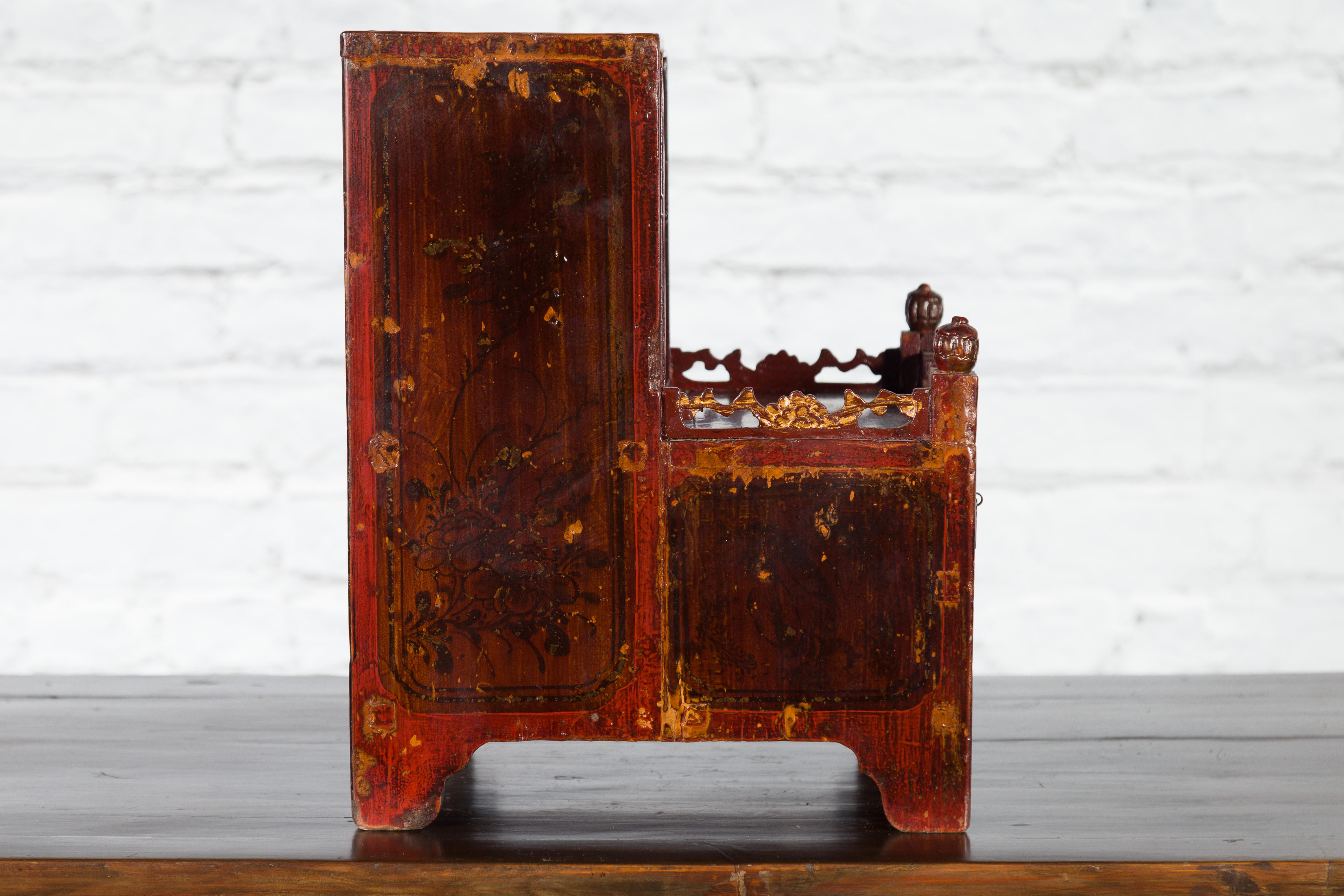 Qing Dynasty 19th Century Red and Brown Lacquer Jewelry Box with Carved Foliage For Sale 13