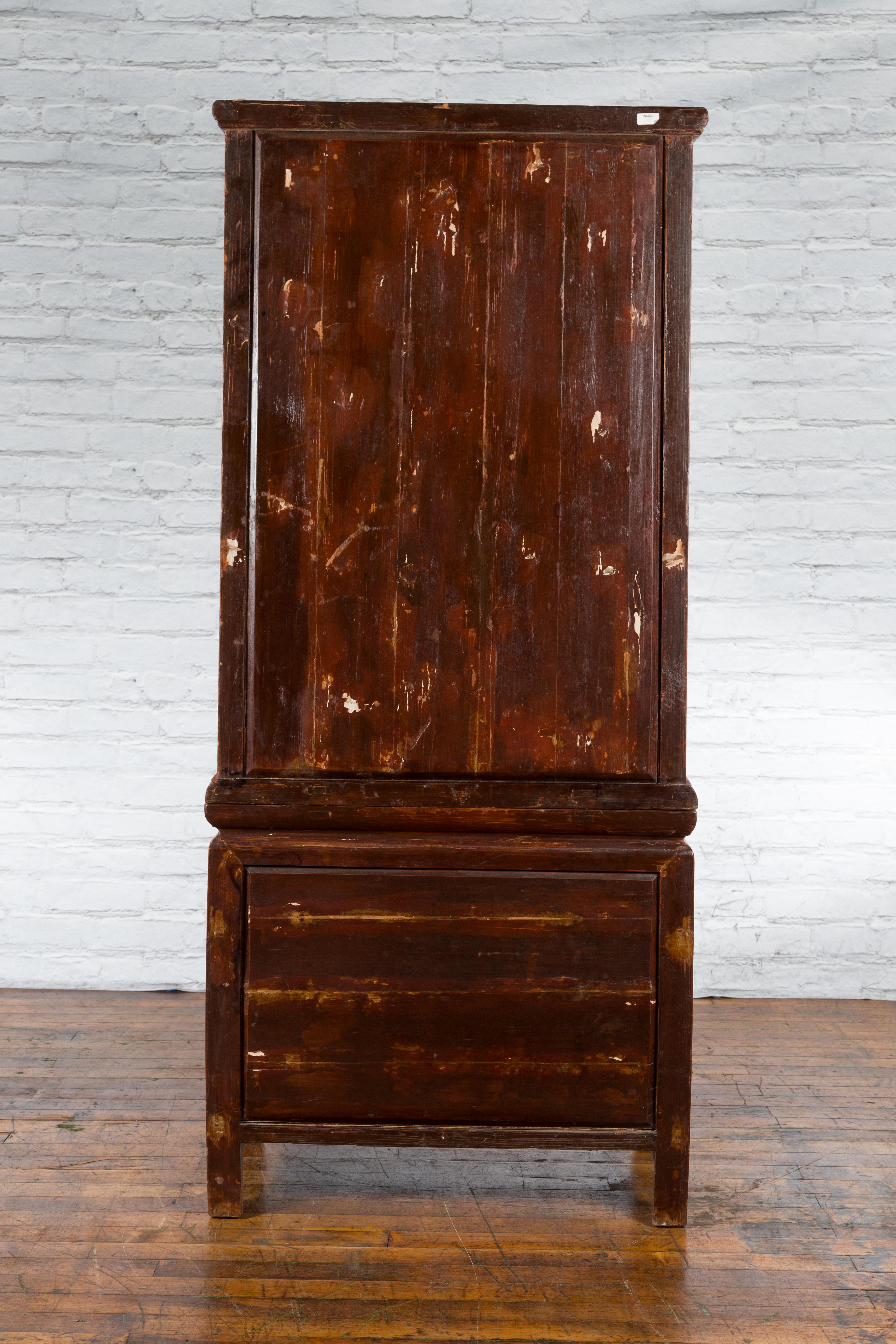 Meuble de rangement coquelicot en laque rouge de la fin de la dynastie Qing avec panneaux surélevés en vente 6