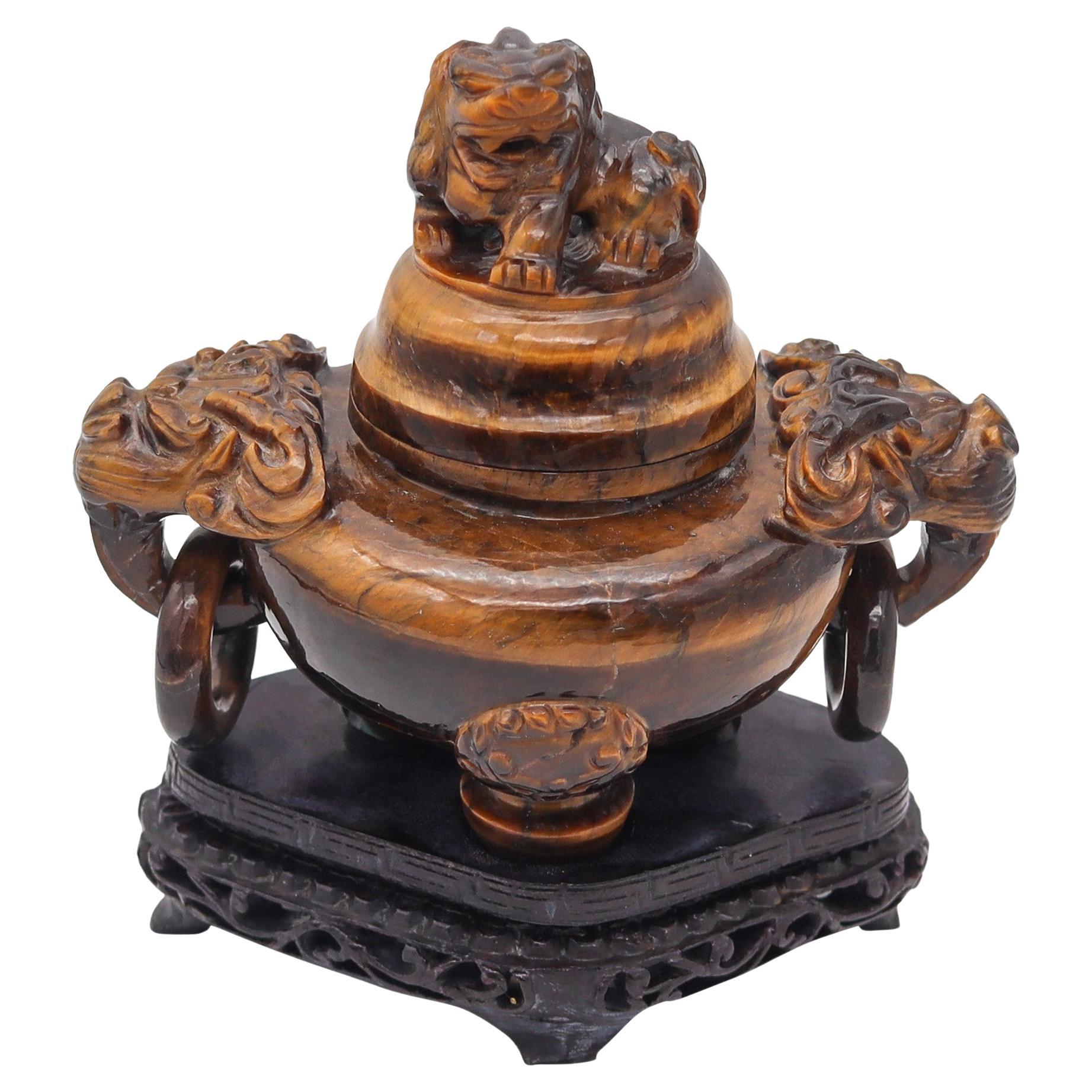 Censerre QING DYNASTY du 20ème siècle sculpté en forme d'œil de tigre avec couvercle
