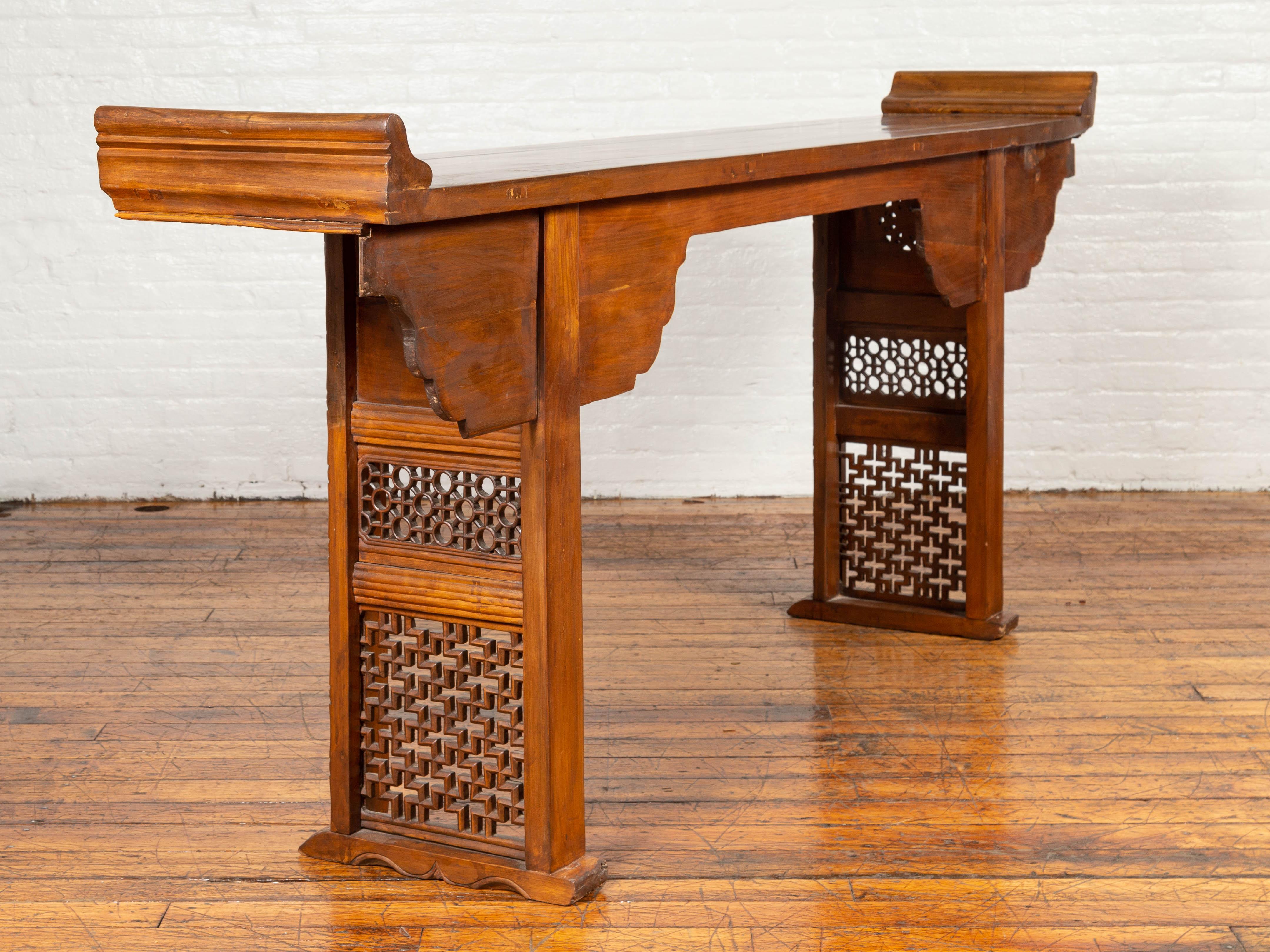 Qing Dynasty Altar Table with Bamboo Accents, Fretwork and Everted Flanges For Sale 6