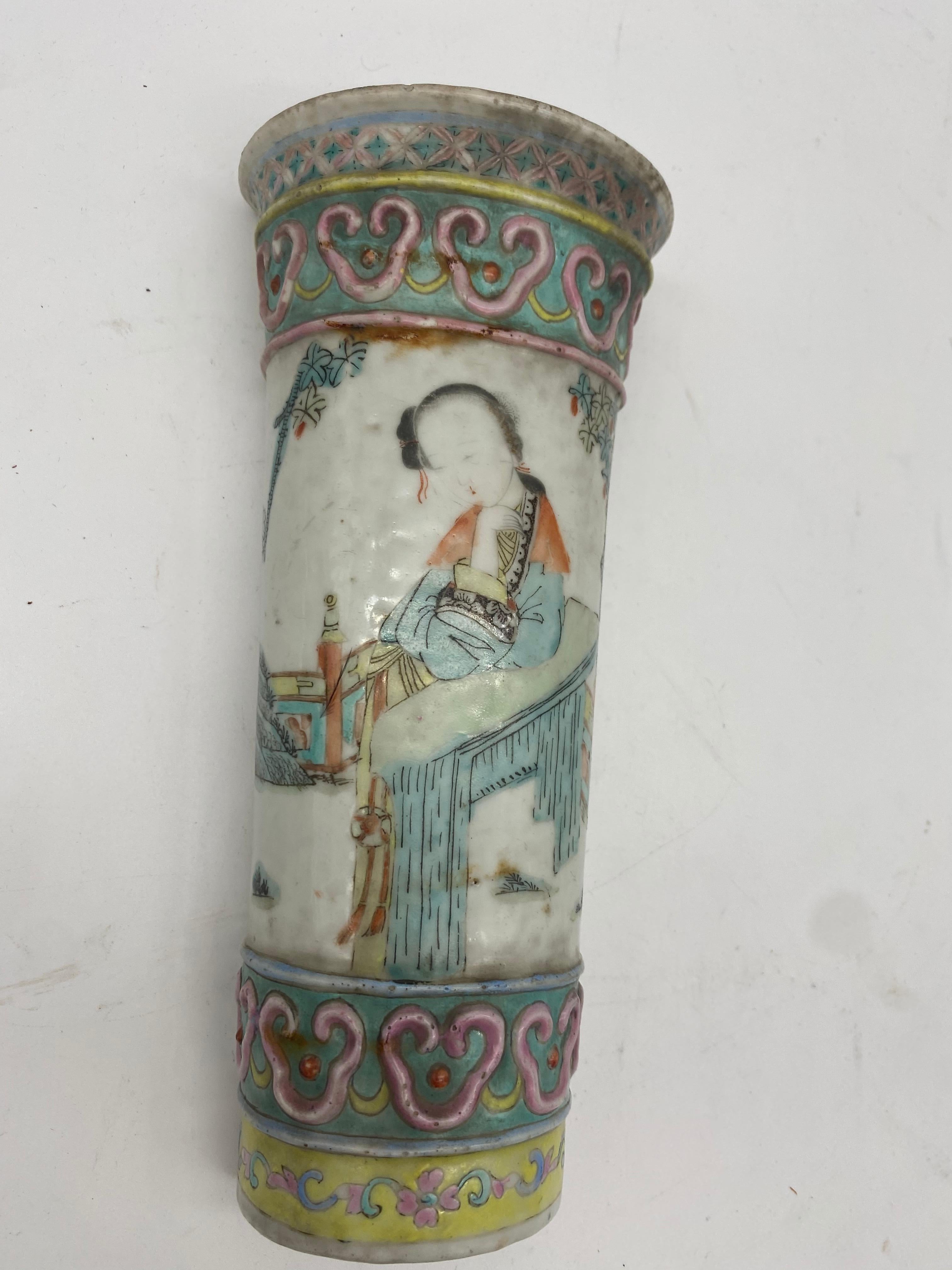 Qing Dynasty antique Chinese Hand Painted Wall Hanging Porcelain Vase In Good Condition For Sale In Brea, CA