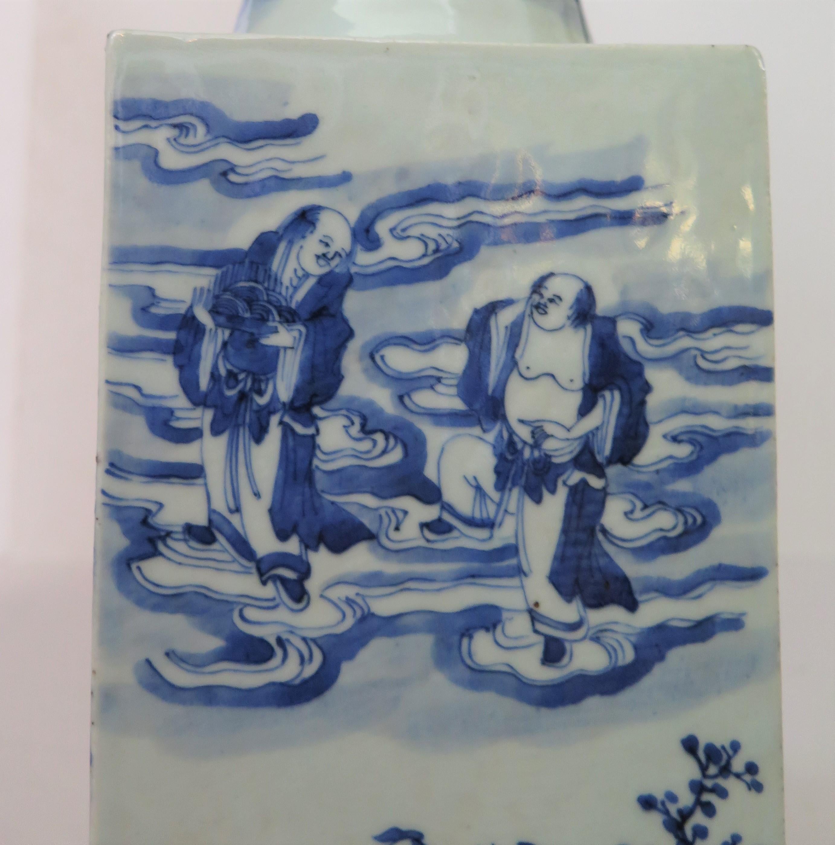 Blaue und weiße Porzellanvase aus der Qing Dynasty in französischer vergoldeter Bronzefassung im Angebot 5