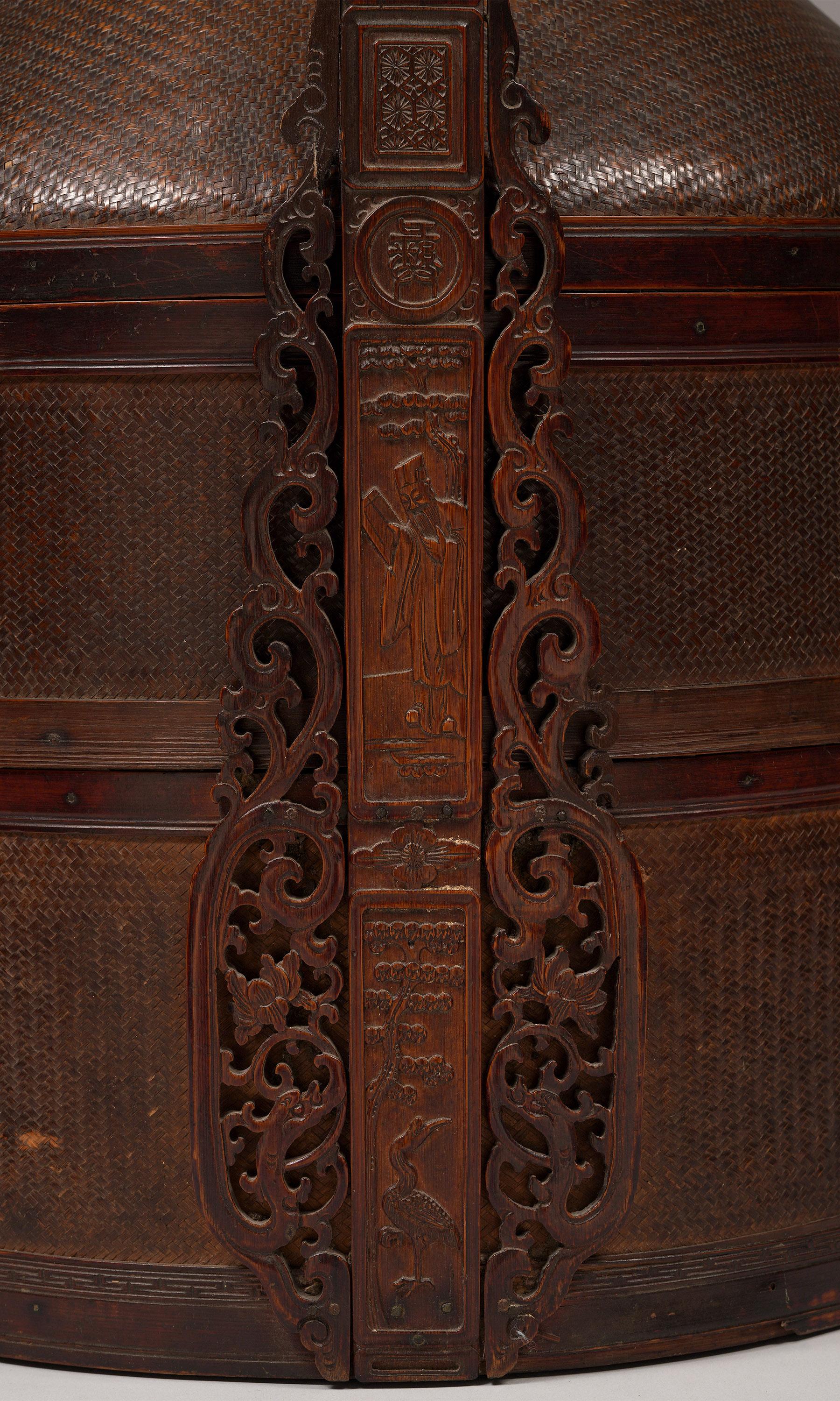 Fait main Dynastie Qing (vers 1870), boîte à chapeaux à deux niveaux en Wood Wood et Bambou, Chine en vente