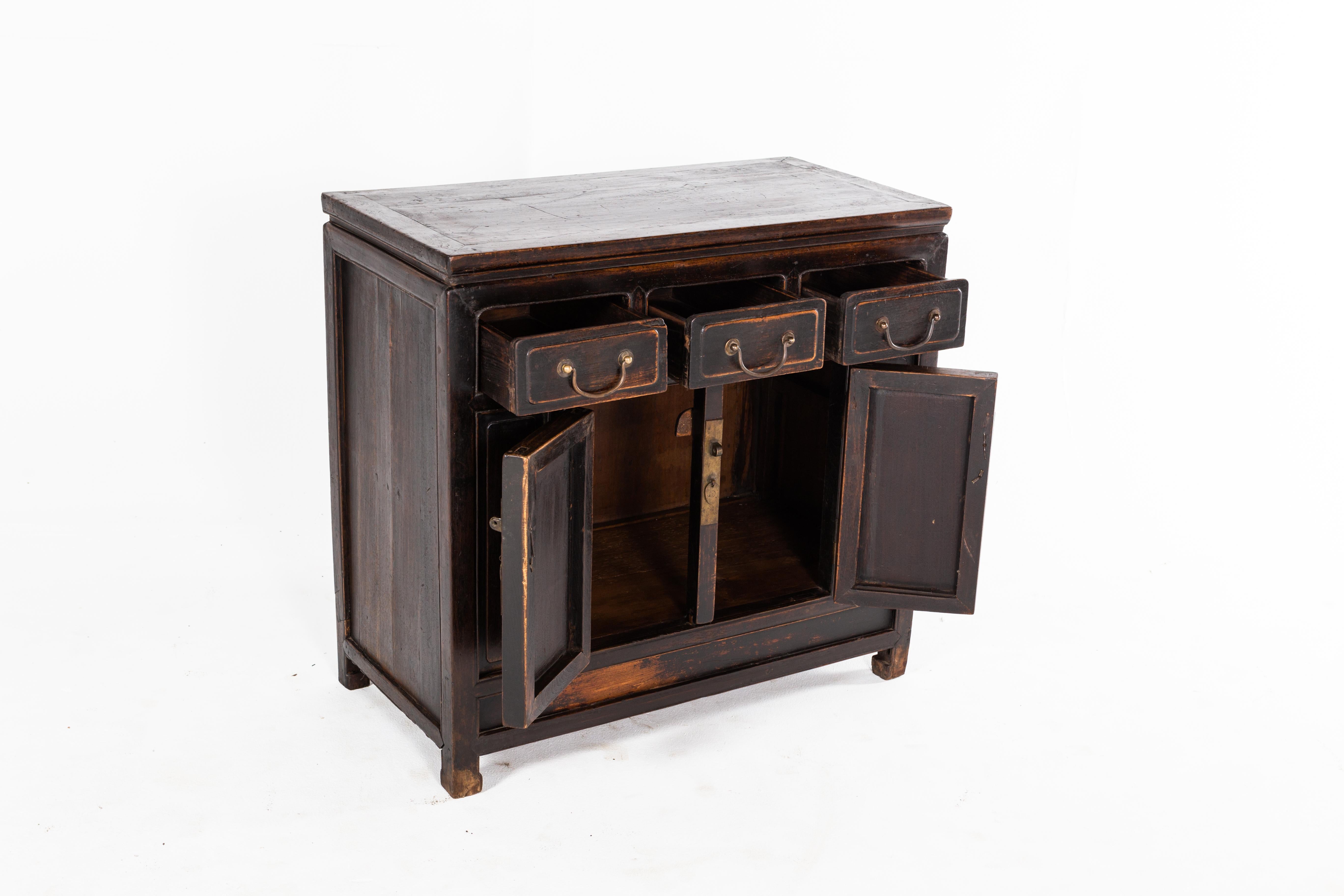 Chinese Qing Dynasty Cabinet with Three Drawers and a Pair of Doors