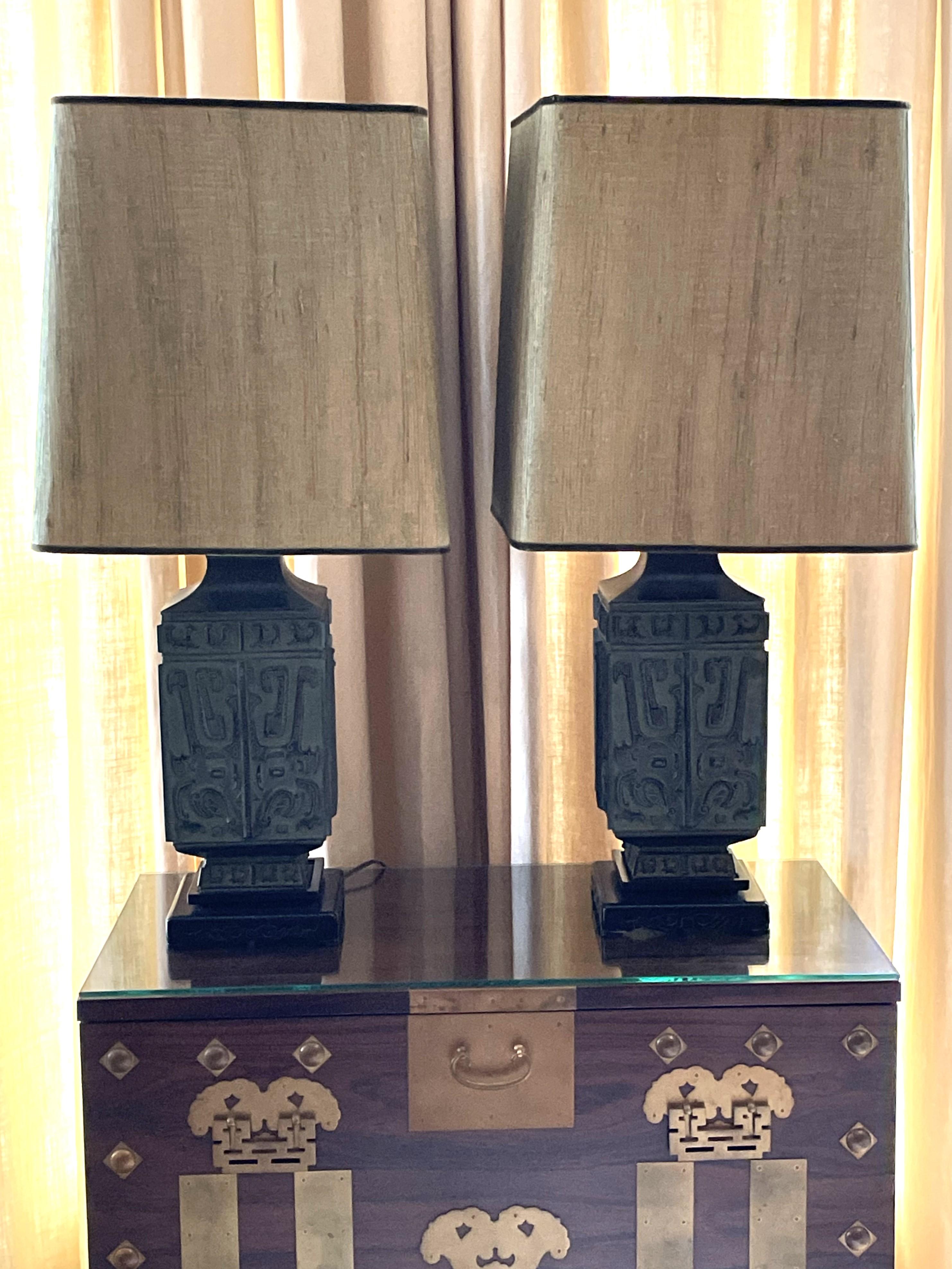 Qing Dynasty Cast-Bronze Table Lamps with Green Grass Cloth Shades In Excellent Condition For Sale In Austin, TX