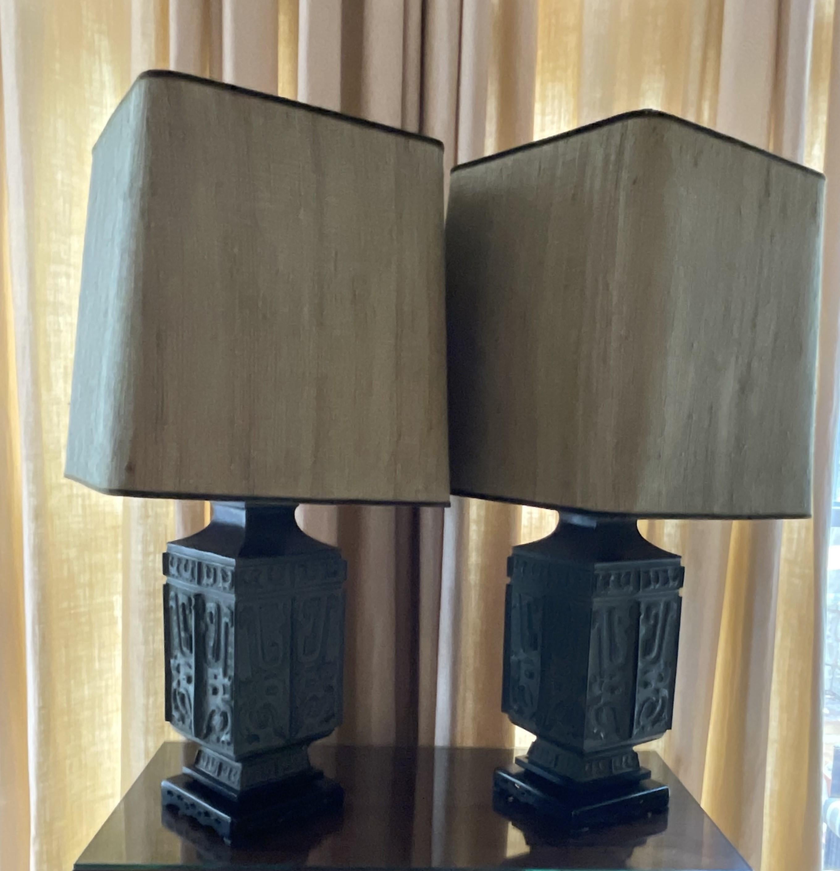 19th Century Qing Dynasty Cast-Bronze Table Lamps with Green Grass Cloth Shades For Sale