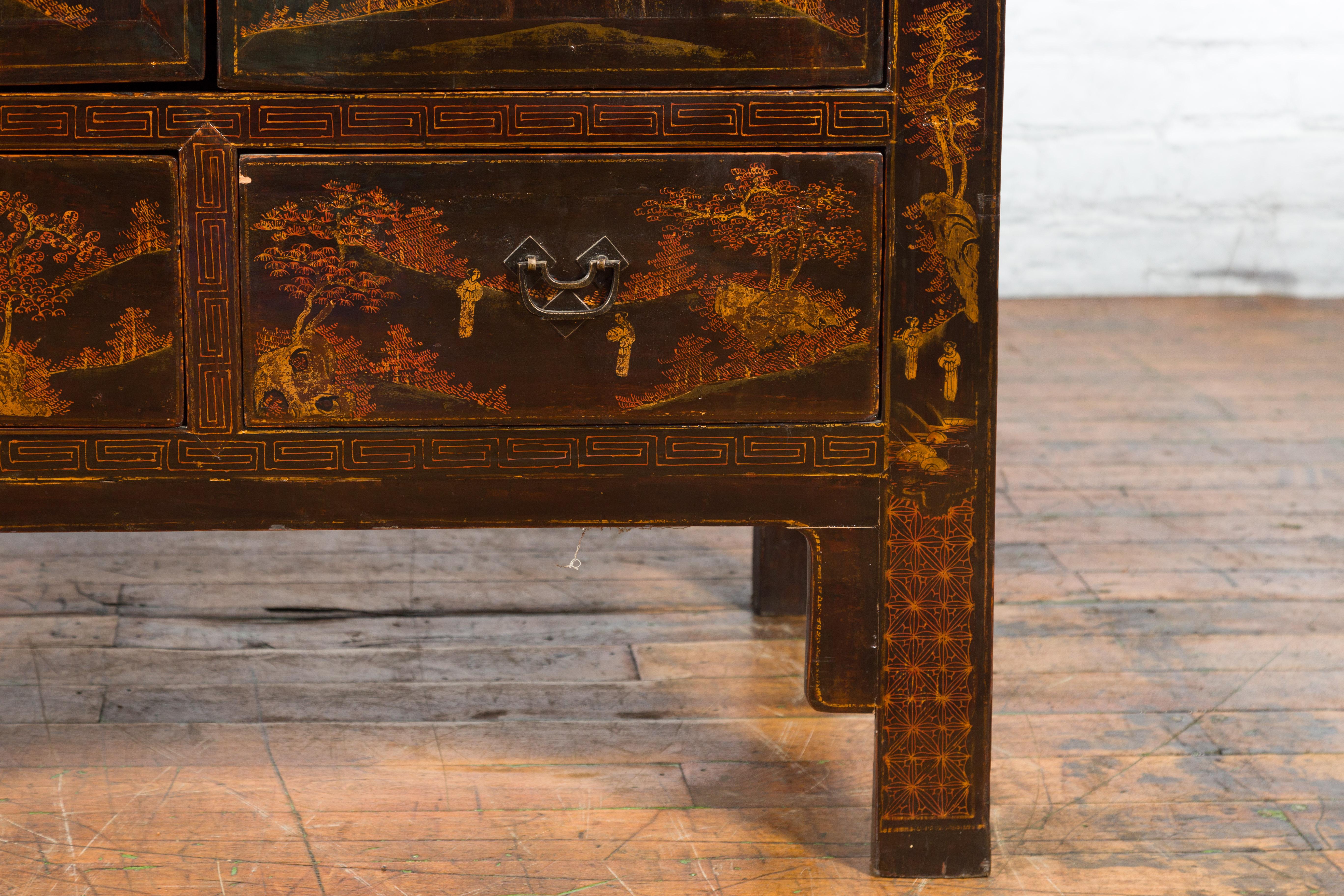 Qing Dynasty Chinese 19th Century Cabinet with Gilt Hand-Painted Musical Scenes 12