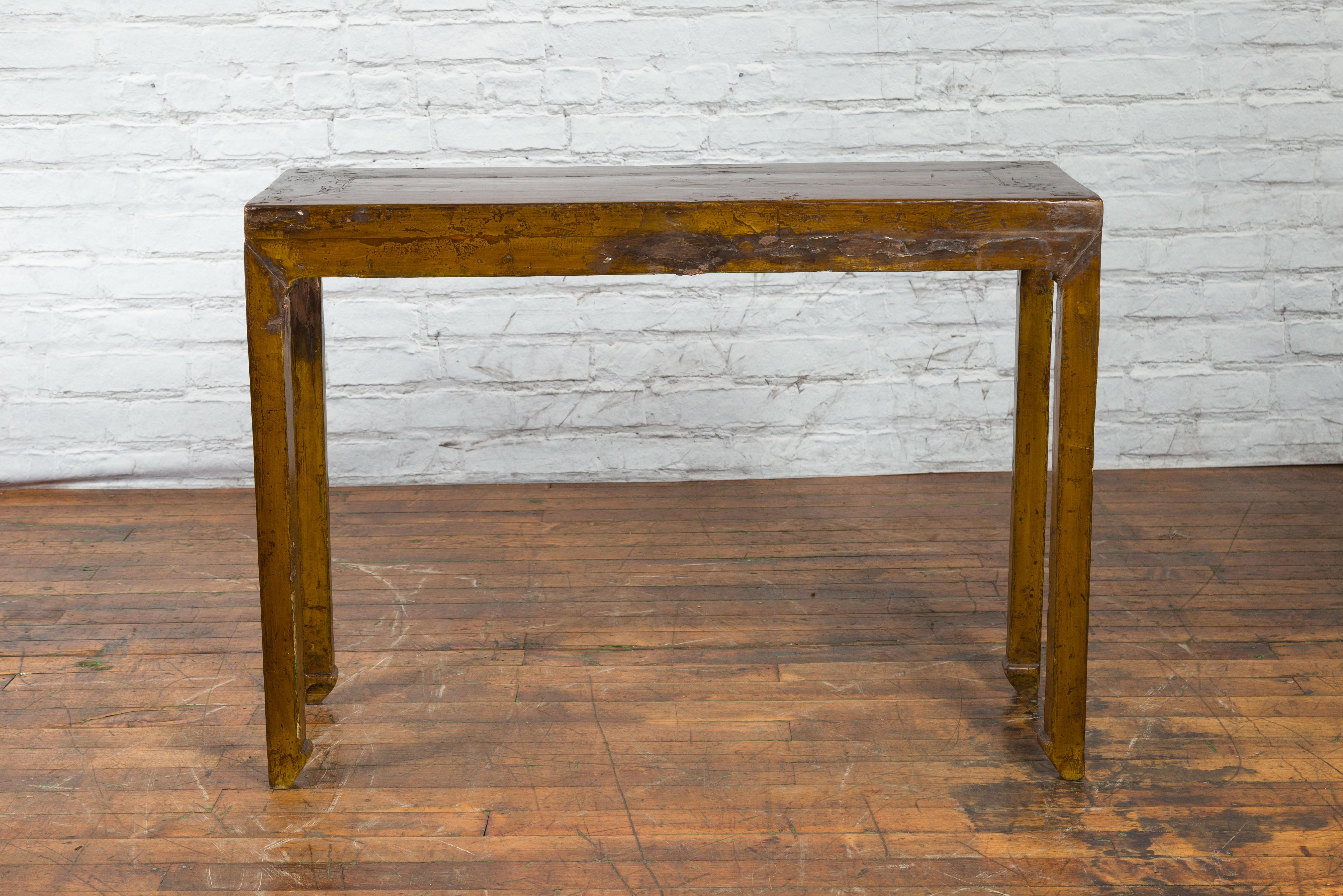Qing Dynasty Chinese 19th Century Distressed Brown Lacquer Console Table For Sale 7