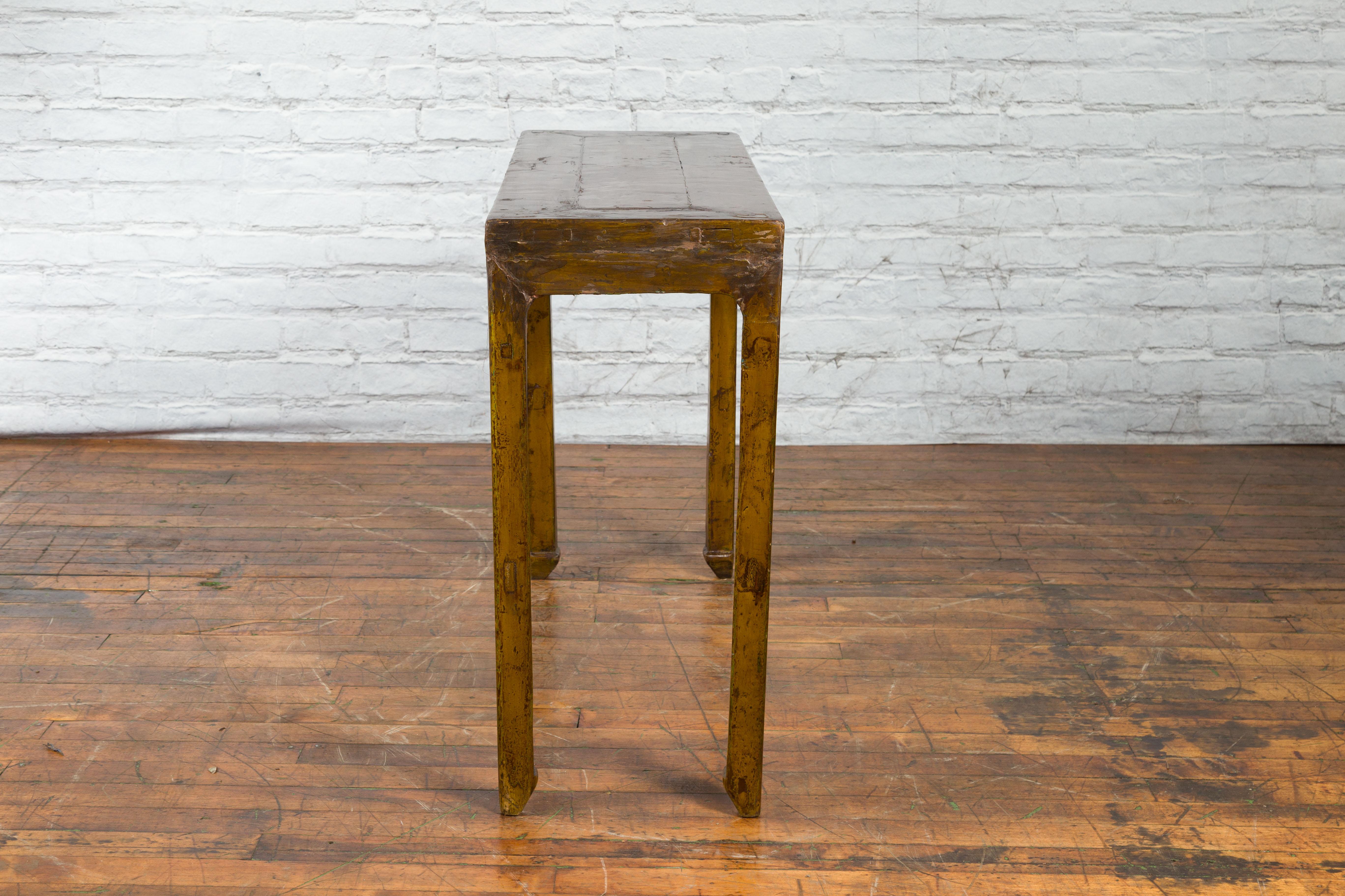 Qing Dynasty Chinese 19th Century Distressed Brown Lacquer Console Table For Sale 8
