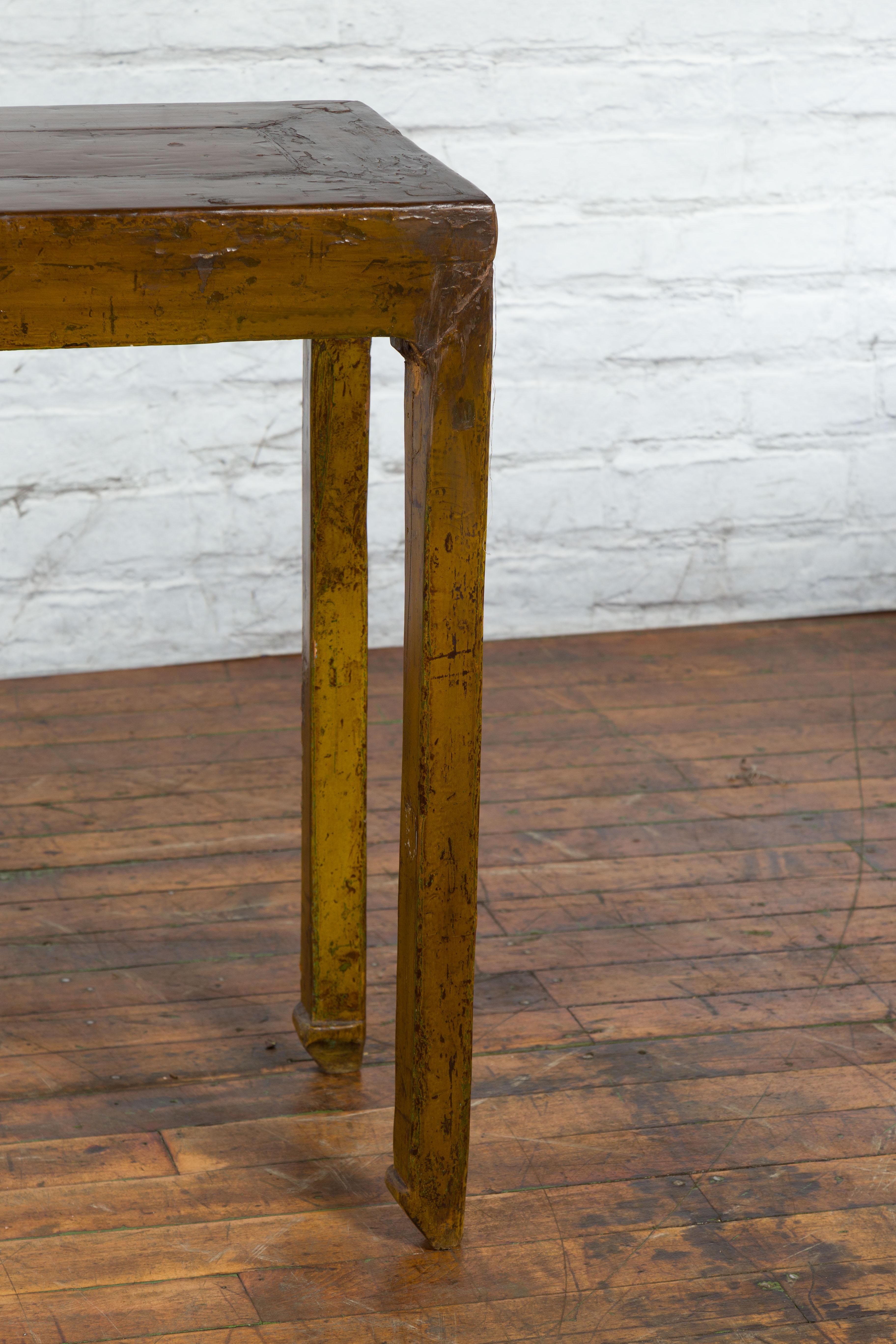 Qing Dynasty Chinese 19th Century Distressed Brown Lacquer Console Table For Sale 3