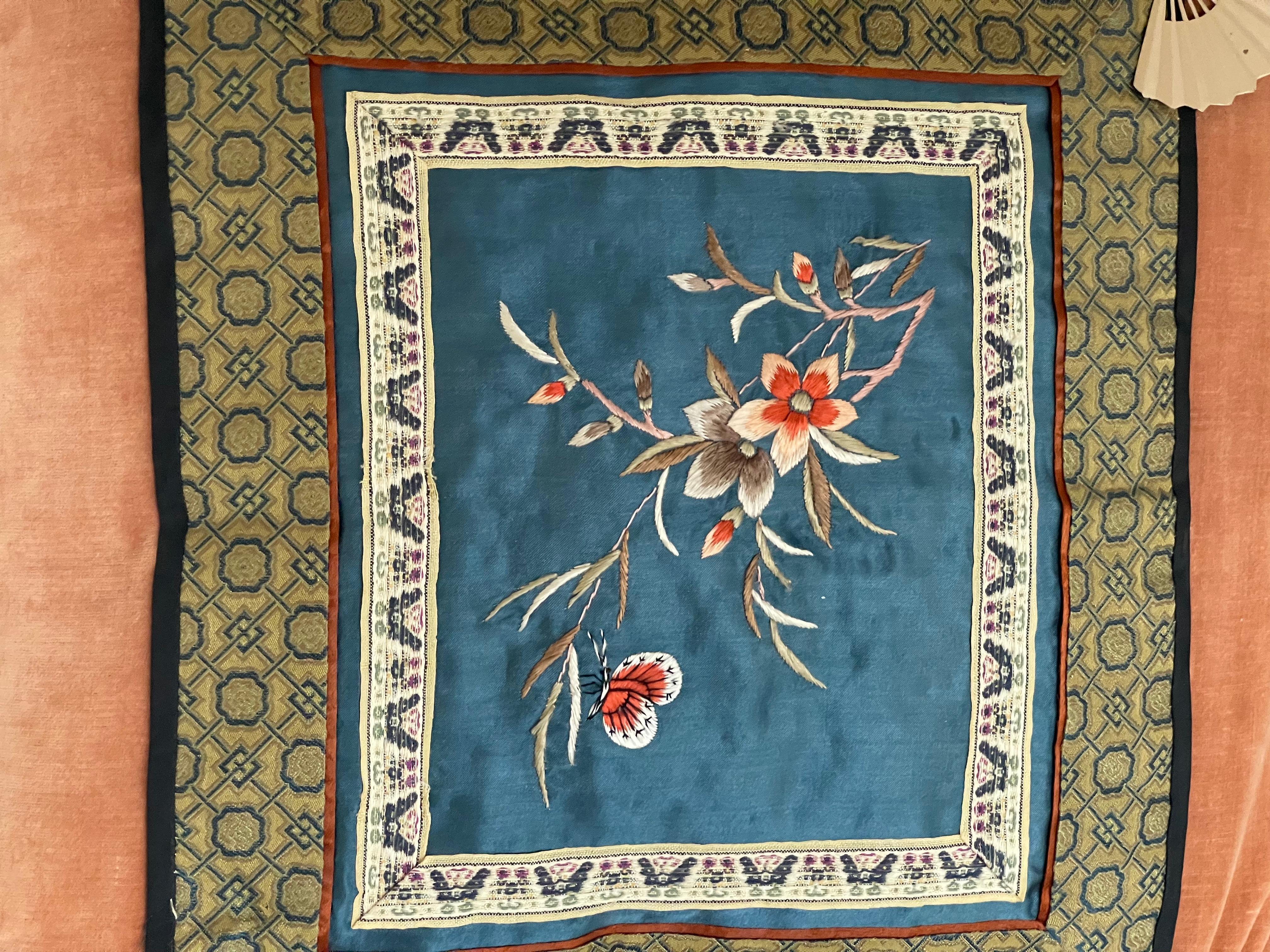 Almohada Bordada Dilk de Brocado Chino de la Dinastía Qing Chinoiserie en venta