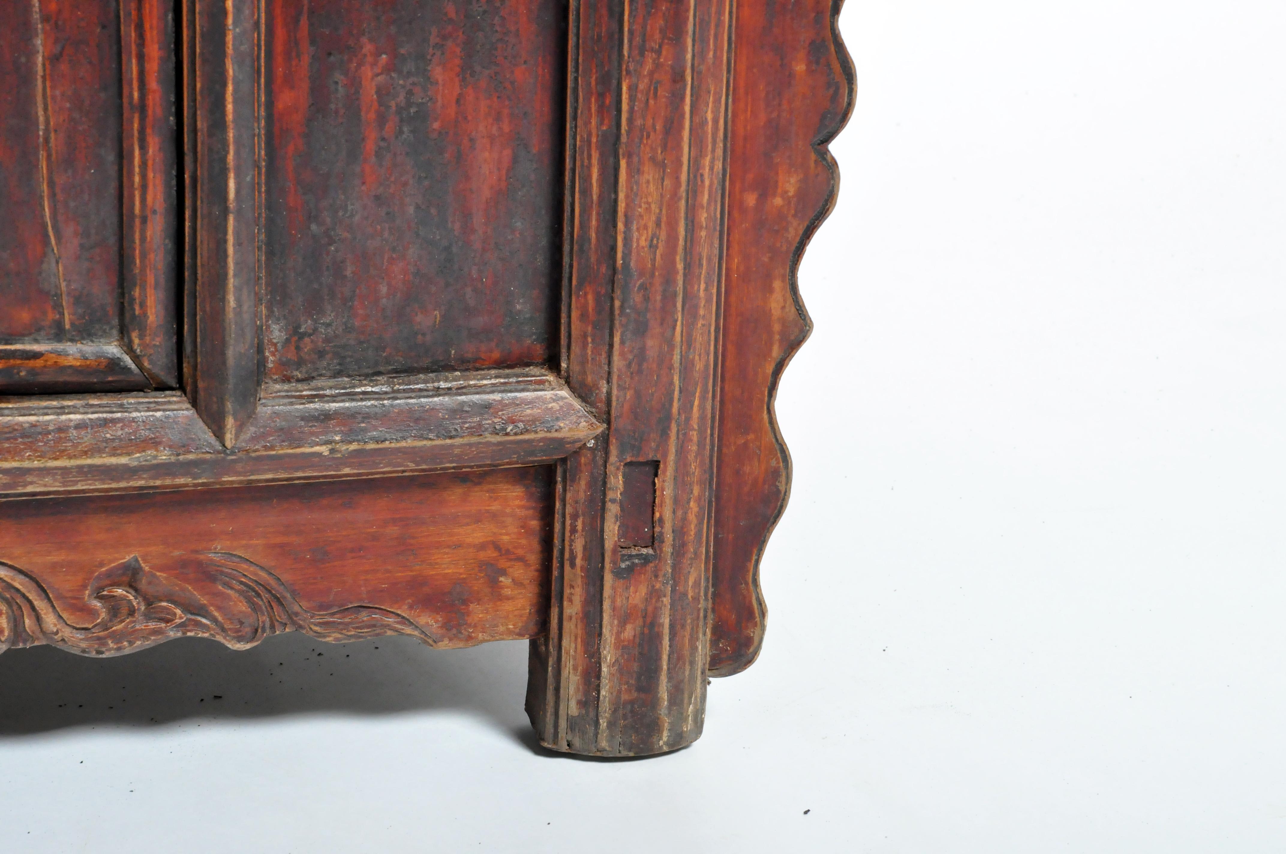 Qing Dynasty Chinese Butterfly Cabinet with Original Patina 7