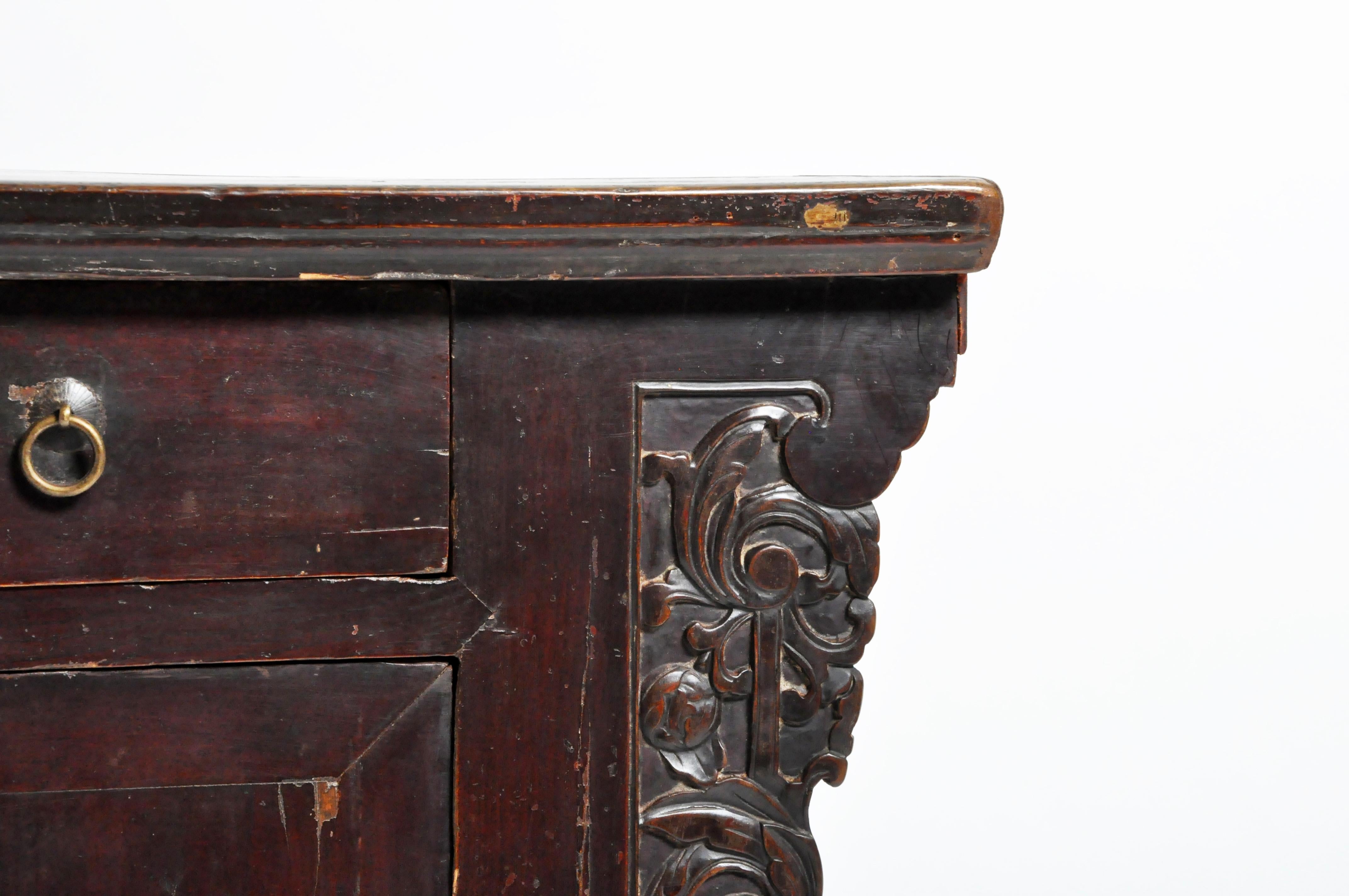 Qing Dynasty Chinese Butterfly Cabinet with Original Patina 9