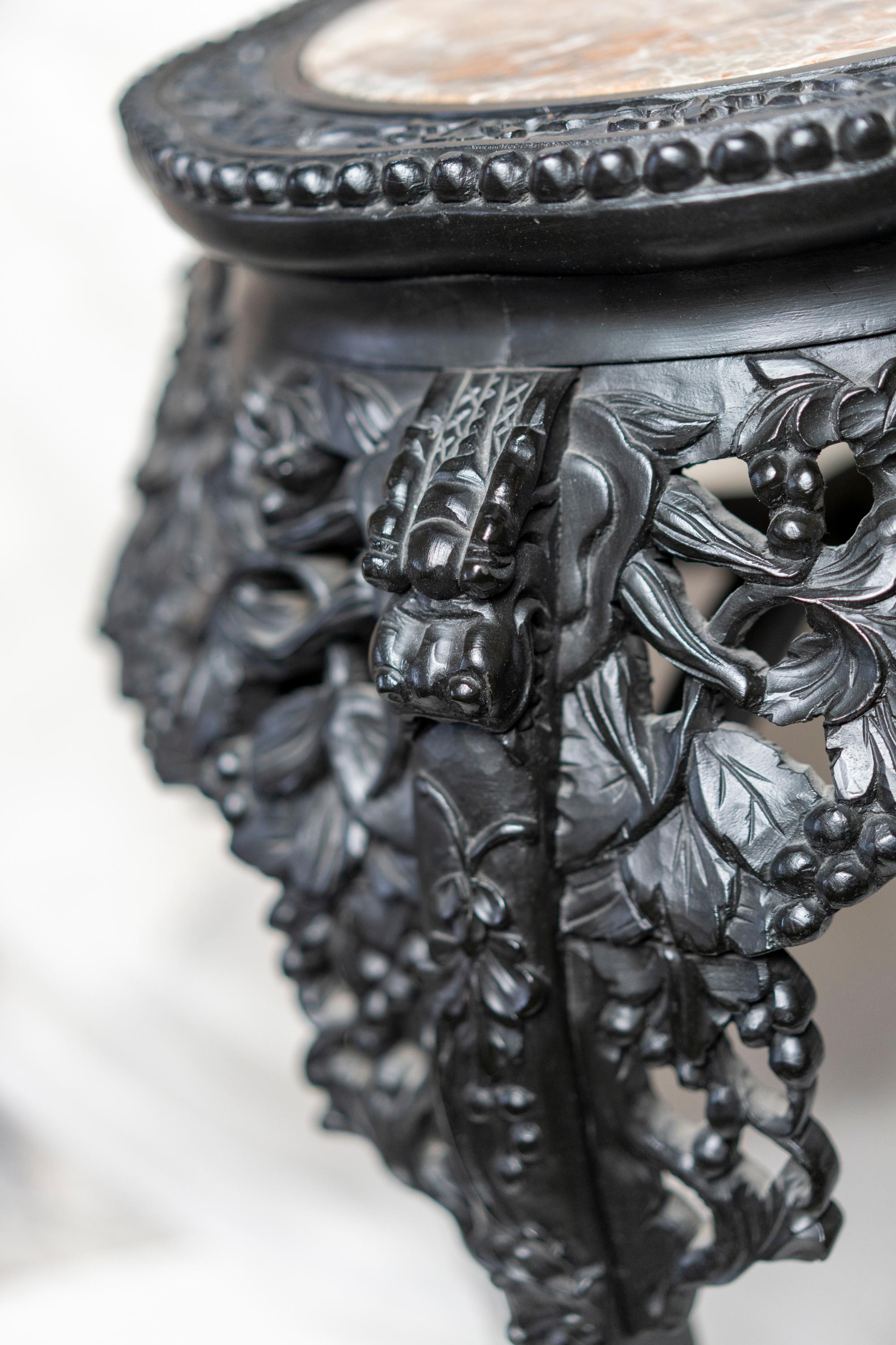 Qing Dynasty Chinese Dragon Carved Wood Pedestal In Good Condition In Montreal, QC