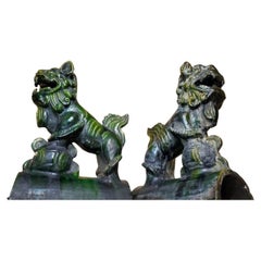 Antique tuiles de toit en terre cuite émaillée de la dynastie Qing, figurines de lions gardiens