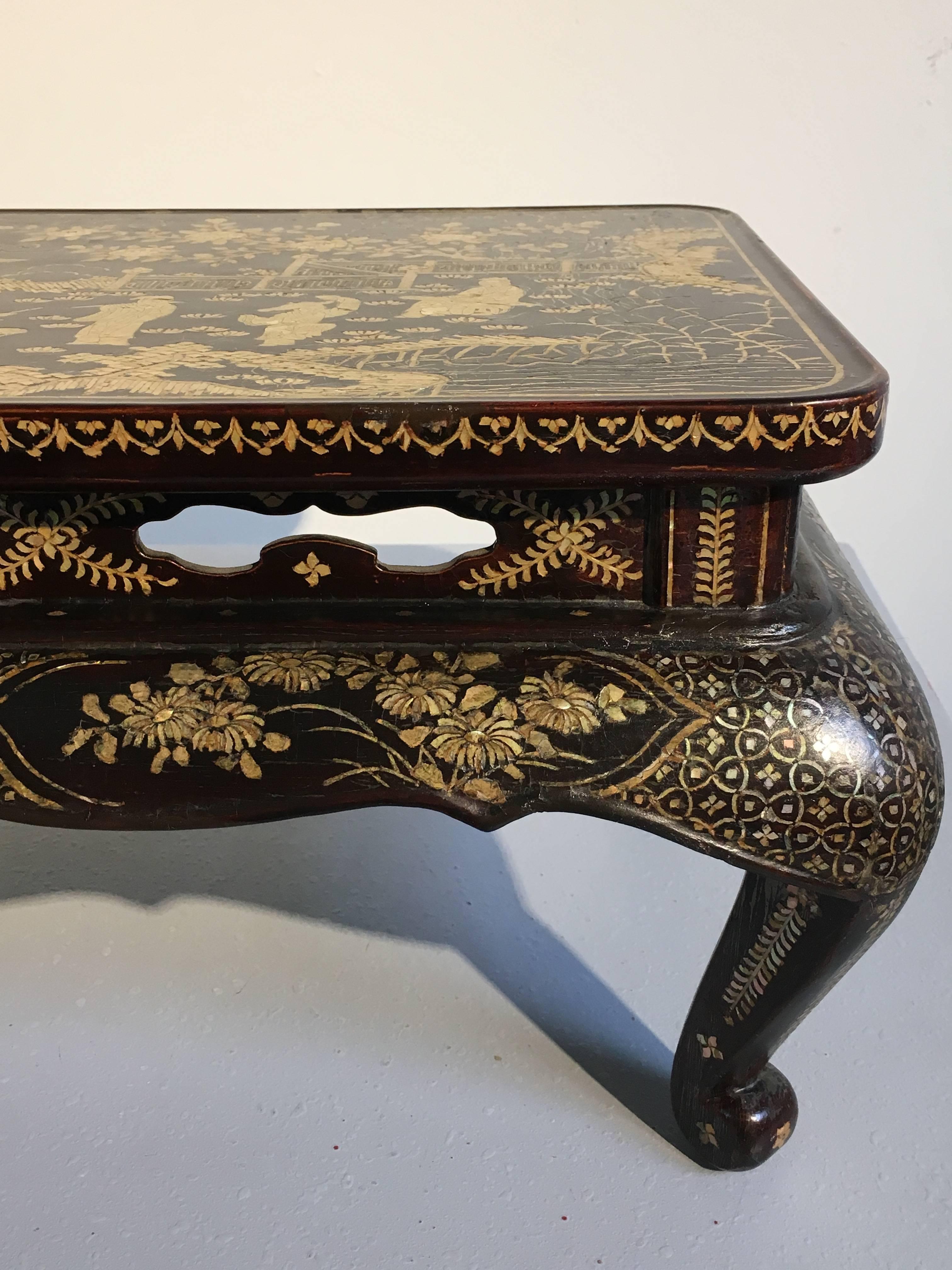 Qing Dynasty Chinese Lacquer and Mother-of-Pearl Small Table, 18th-19th Century 11