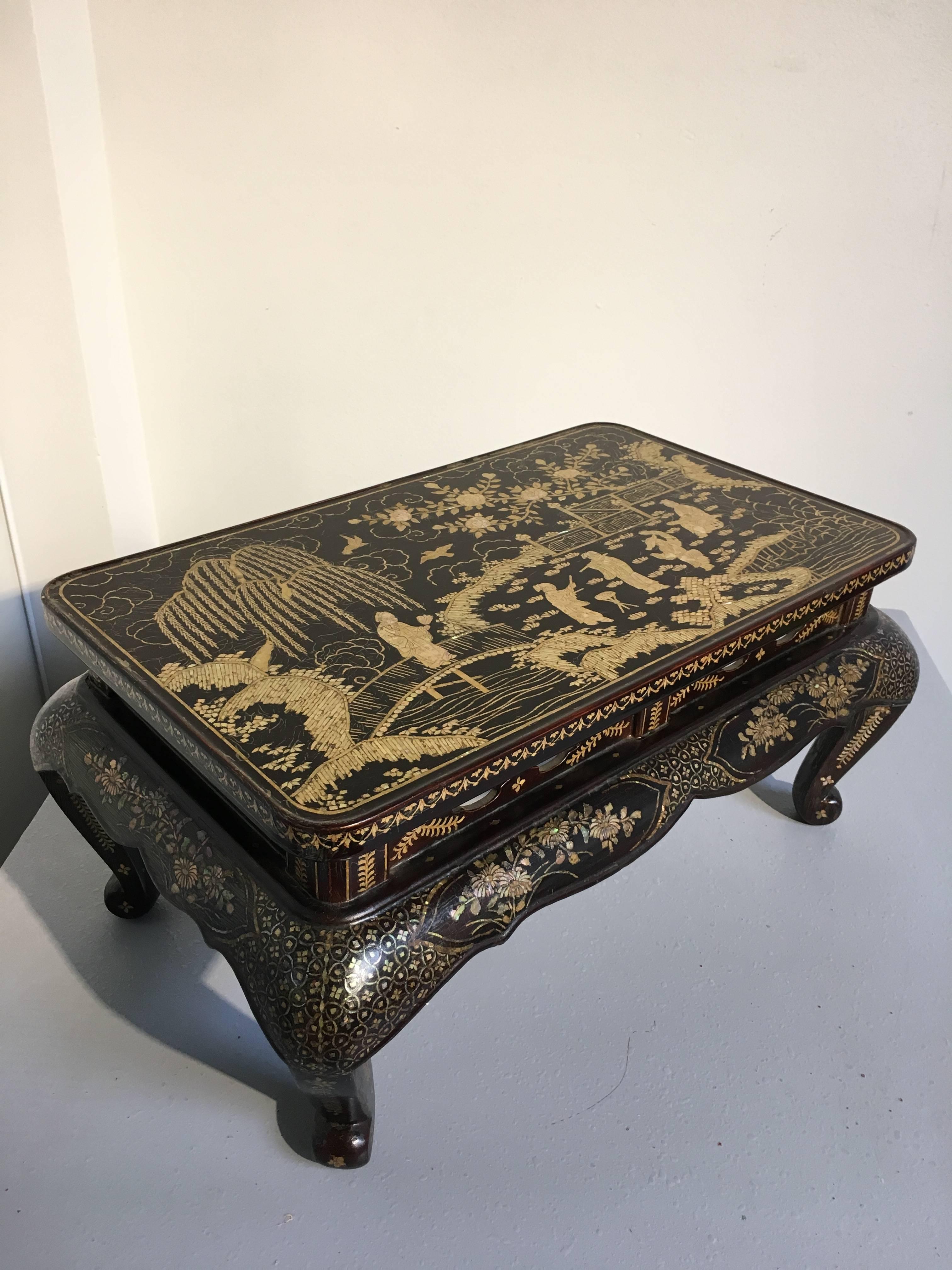 Qing Dynasty Chinese Lacquer and Mother-of-Pearl Small Table, 18th-19th Century 4