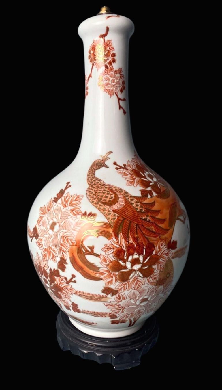 Chinoiserie Qing Dynasty Chinese Porcelain Lamp with Decorations and  Base Without Lampshade For Sale