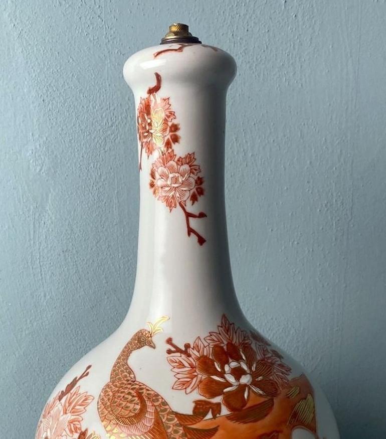 Qing Dynasty Chinese Porcelain Lamp with Decorations and  Base Without Lampshade For Sale 2