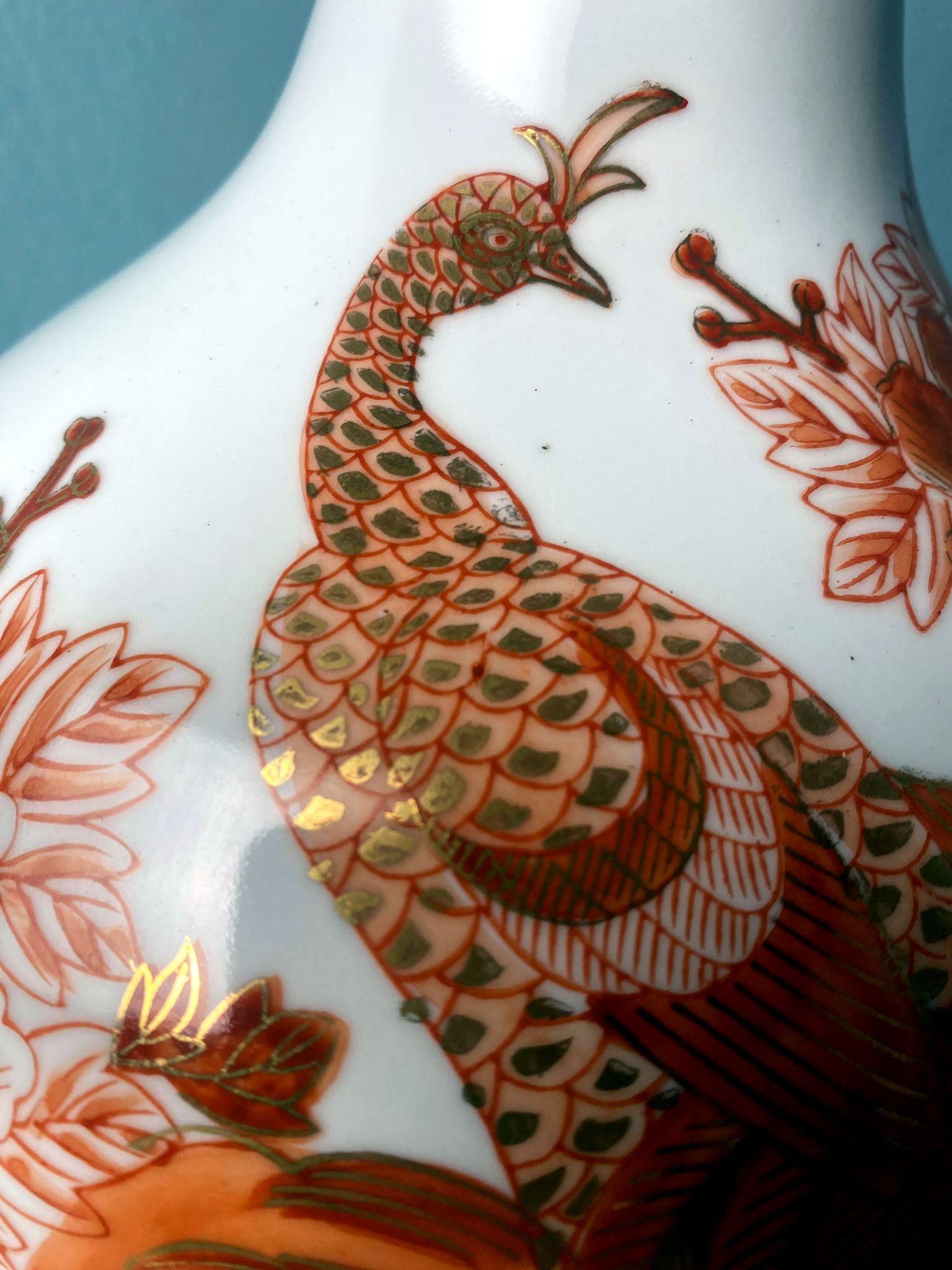 Qing Dynasty Chinese Porcelain Lamp with Decorations and  Base Without Lampshade For Sale 3