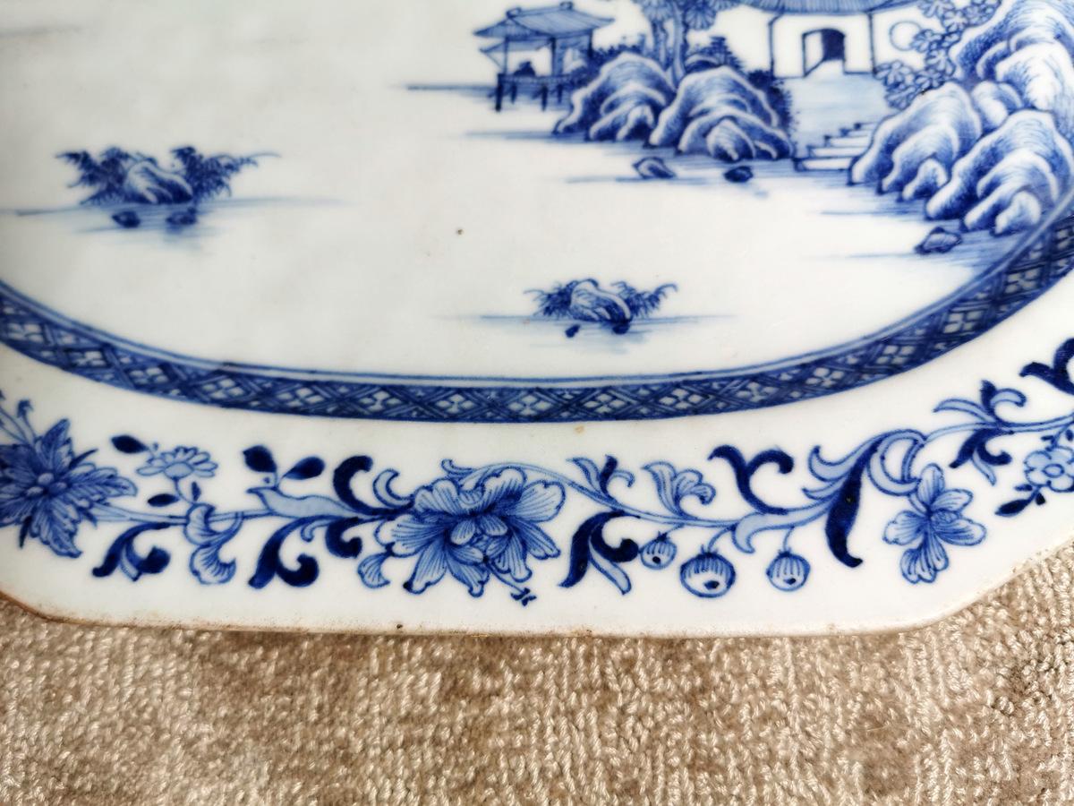 Chinese Export Qing Dynasty Chinese Porcelain Tray with Hand Painted in Cobalt Blue