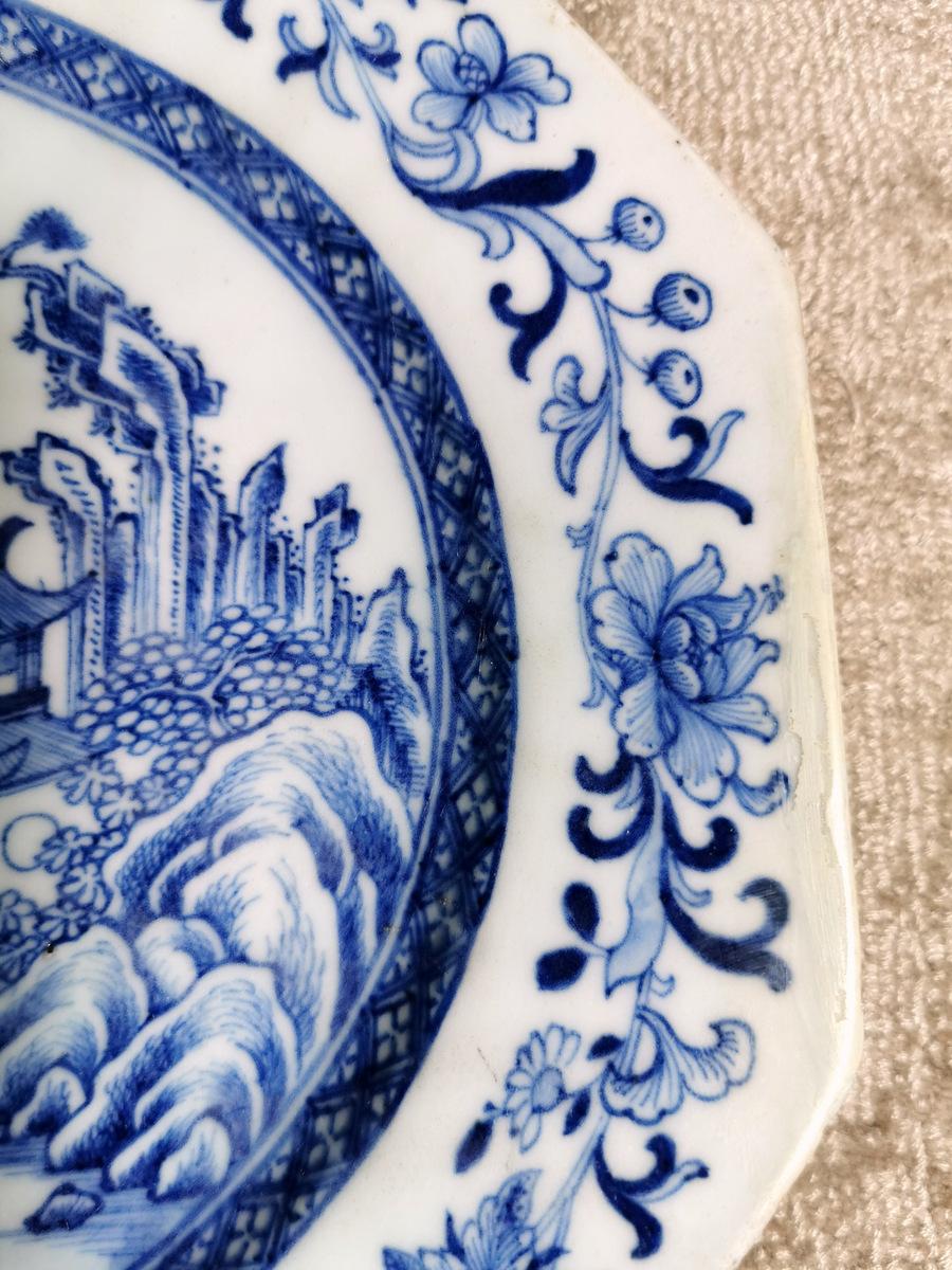 18th Century Qing Dynasty Chinese Porcelain Tray with Hand Painted in Cobalt Blue