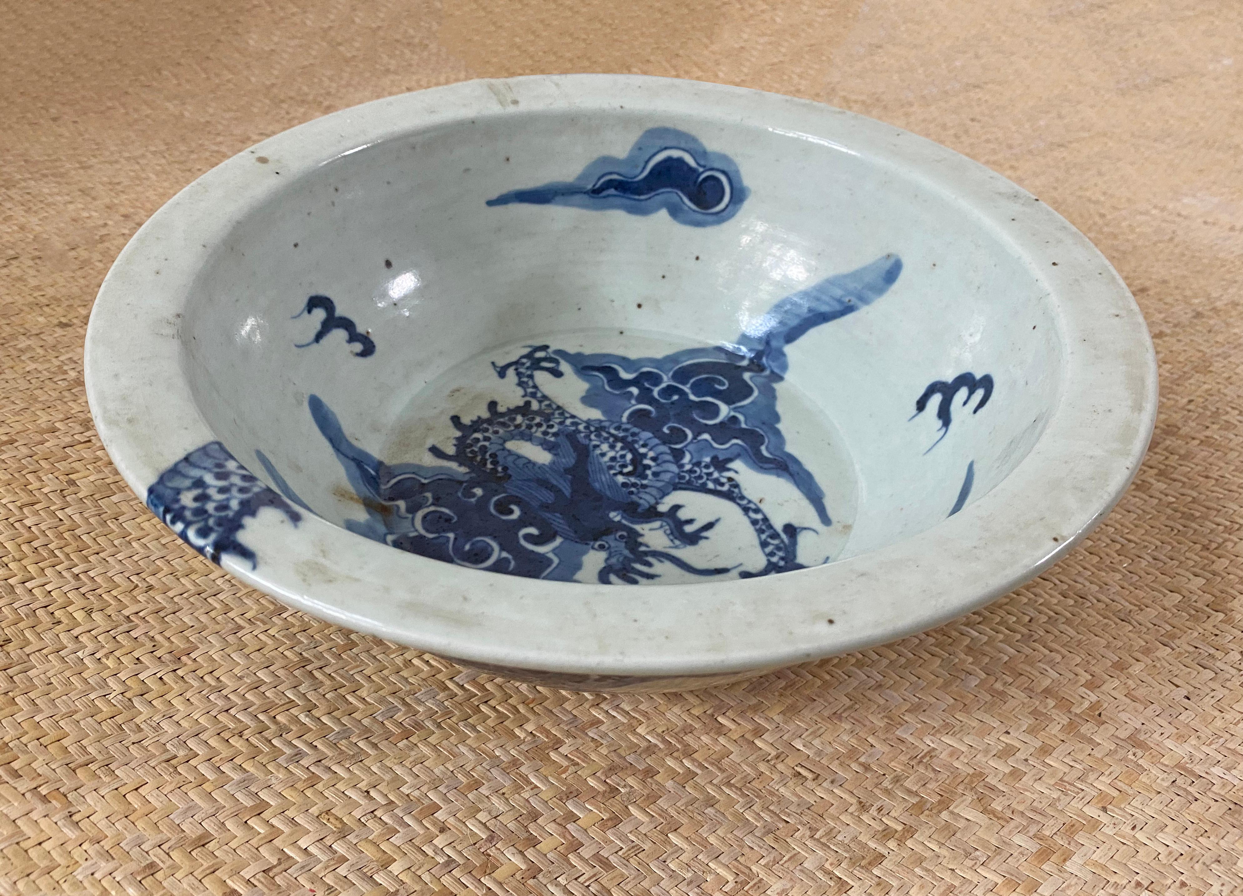 Chinese Qing Dynasty Dragon Porcelain Bowl, c. 1850
