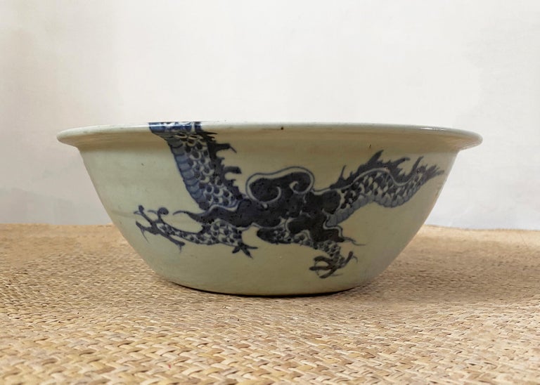Hand-Crafted Qing Dynasty Dragon Porcelain Bowl, c. 1850 For Sale