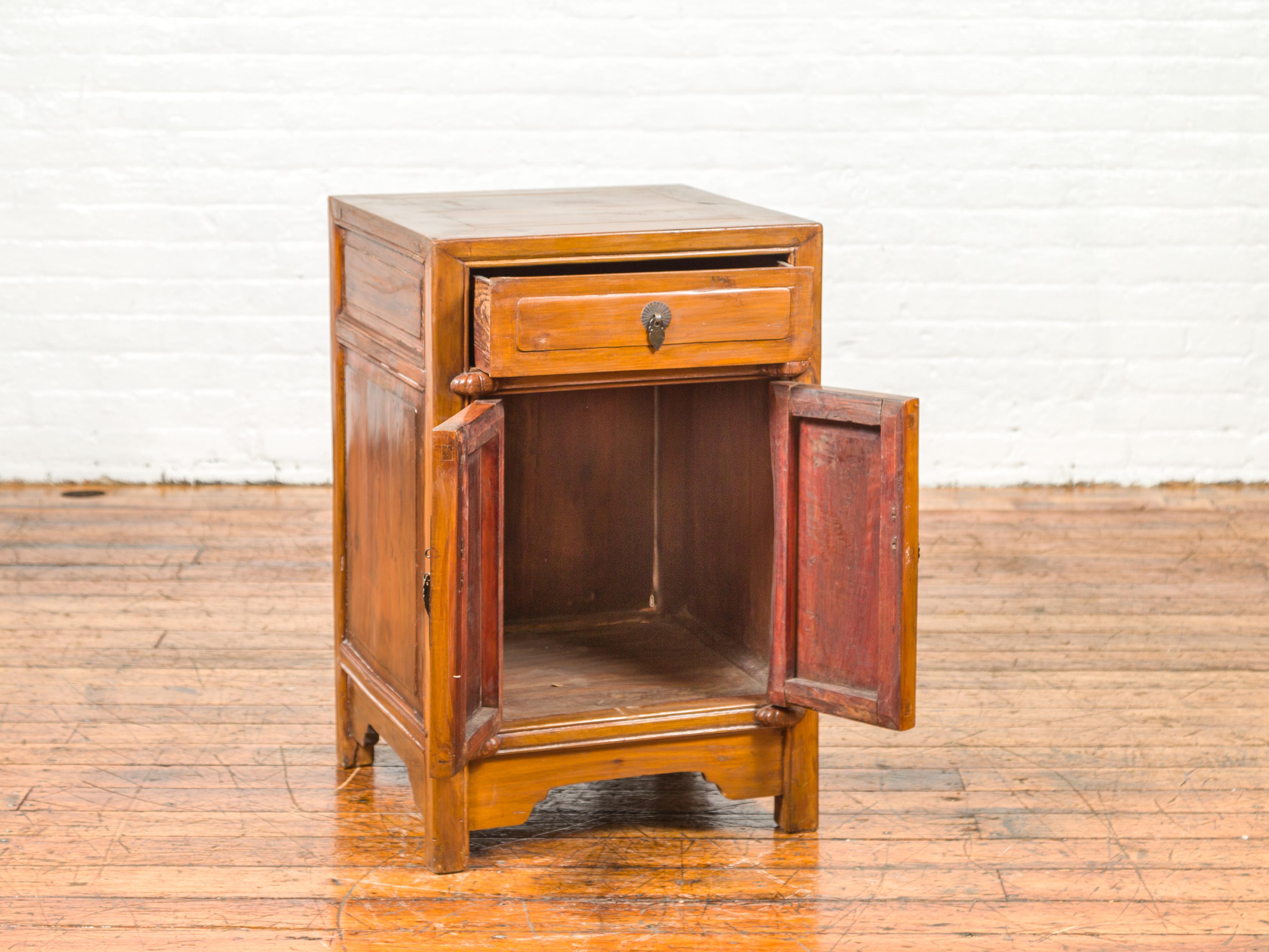 Qing Dynasty Elmwood 19th Century Side Chest with Single Drawer and Double Doors 1