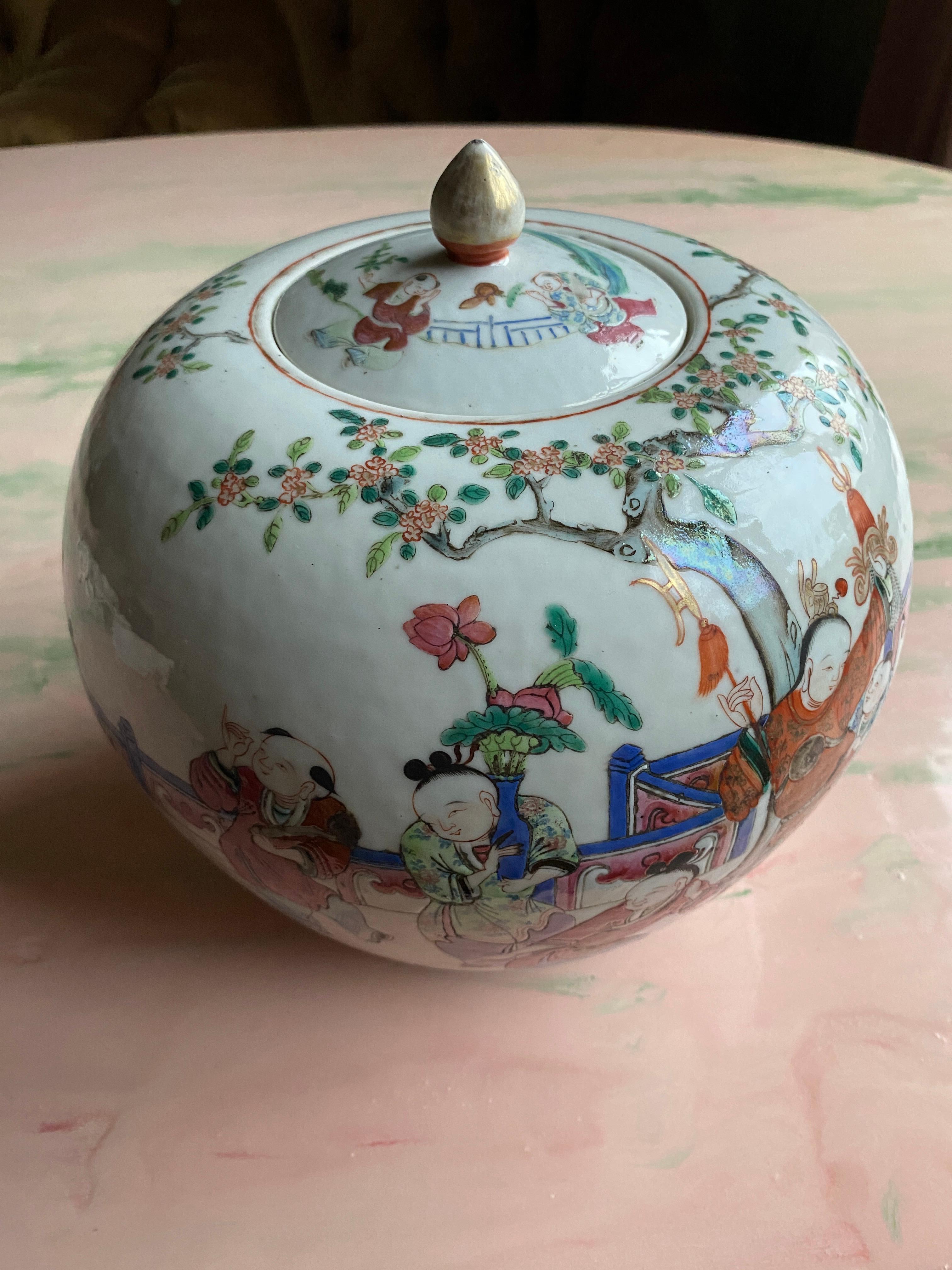 Grande barattolo di zenzero in porcellana Famille Rose della dinastia Qing in vendita 3
