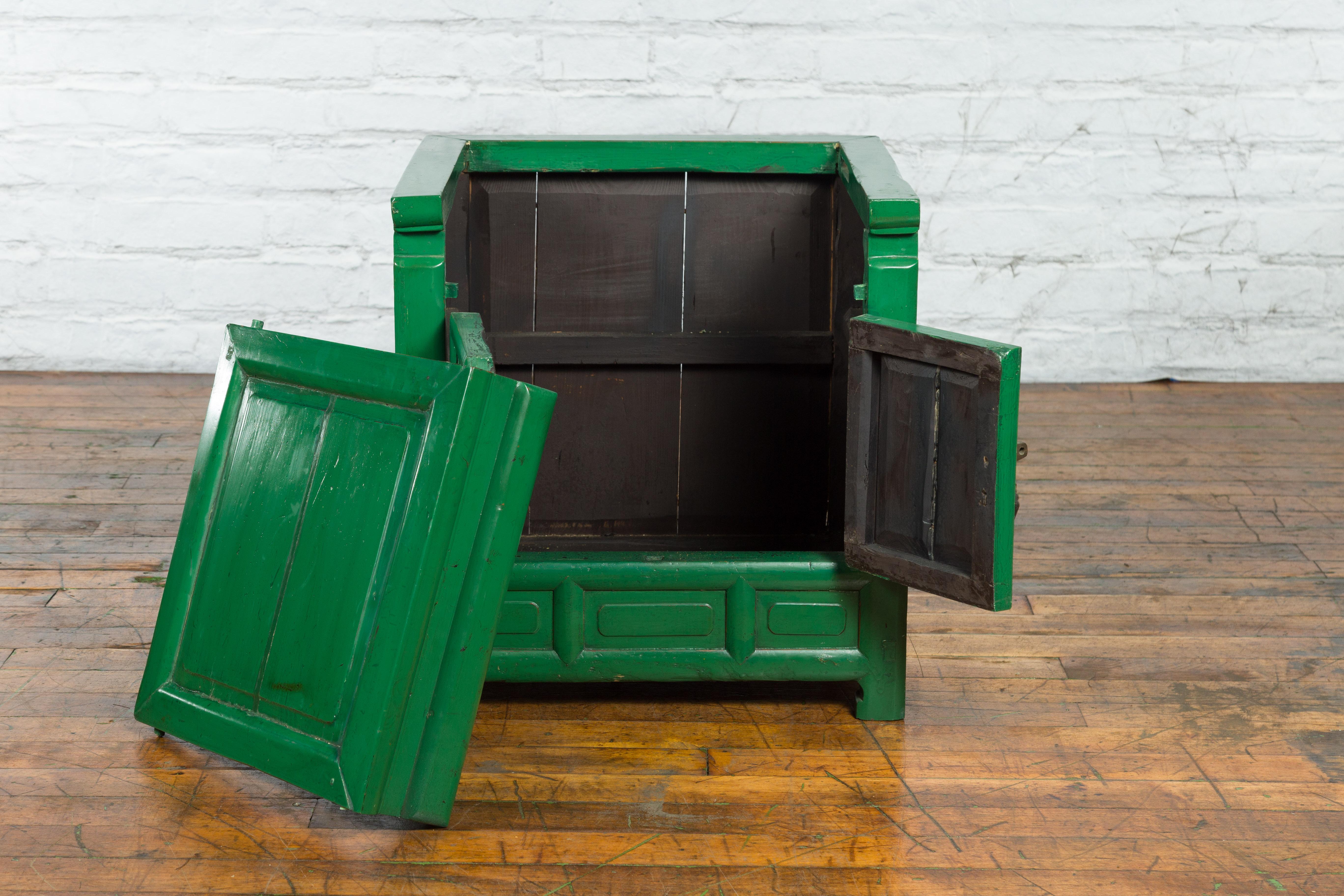 Brass Qing Dynasty Green Lacquer Chinese 19th Century Bedside Cabinet with Two Doors