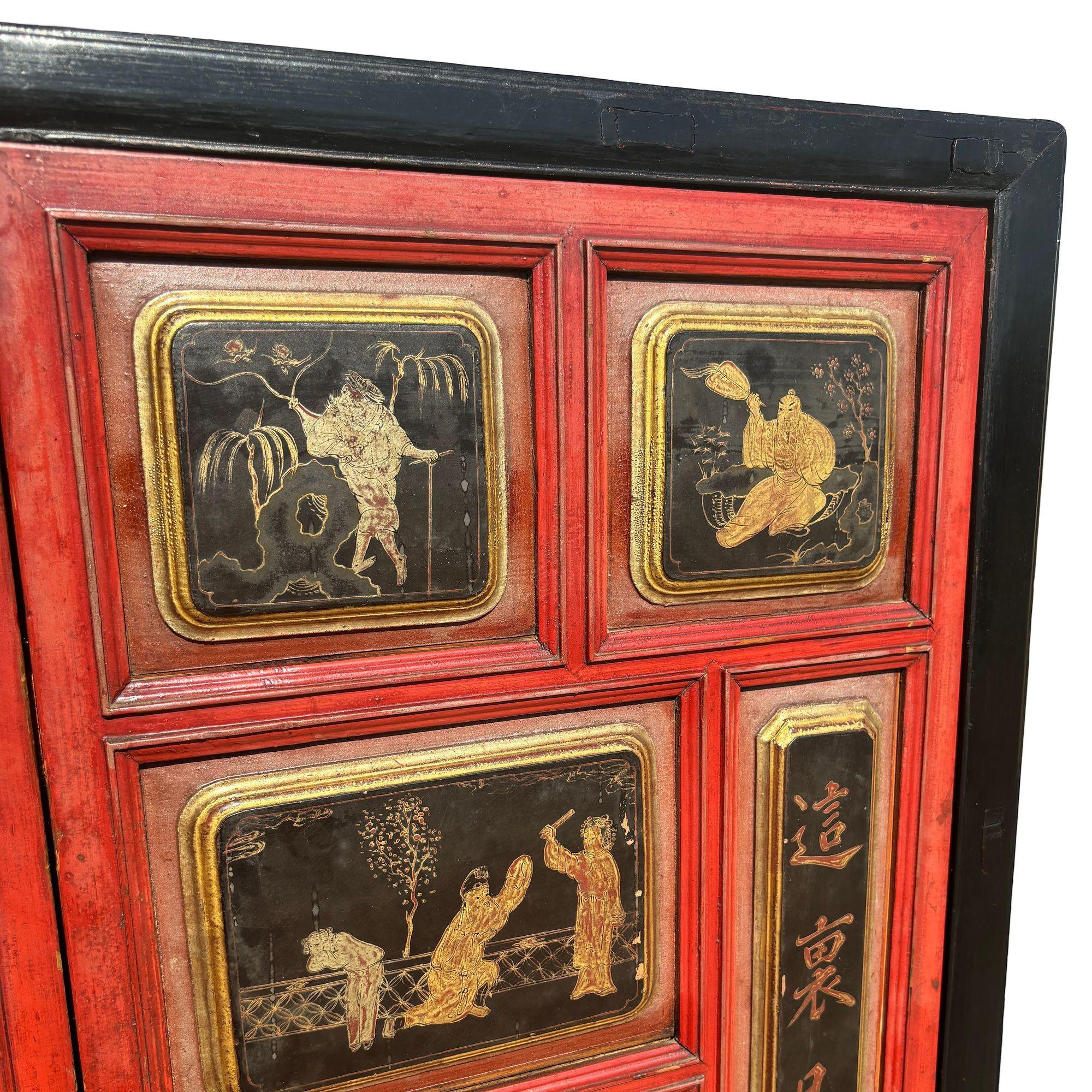Armario Dorado Pintado a Mano y Lacado de la Dinastía Qing, China en venta 2