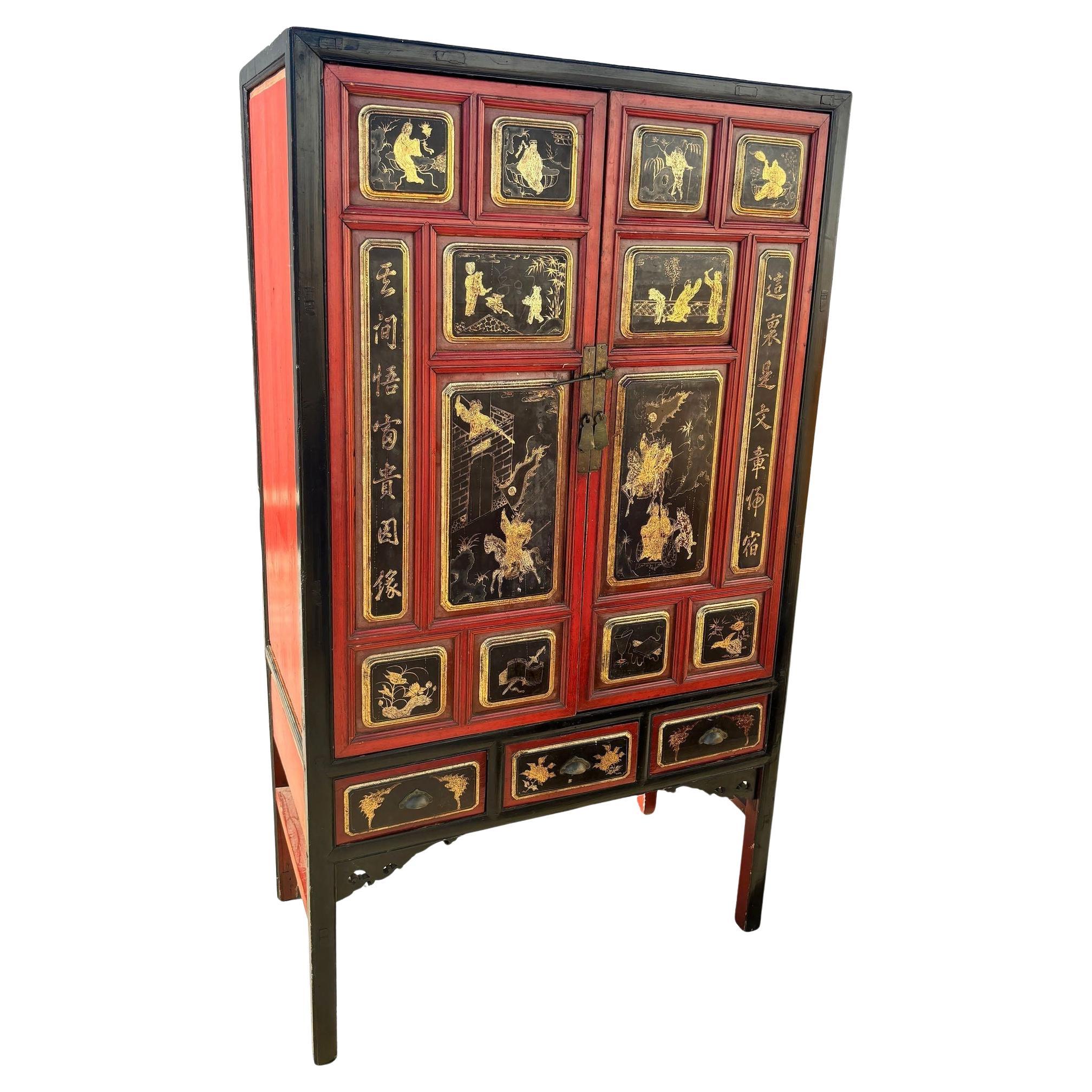 Armario Dorado Pintado a Mano y Lacado de la Dinastía Qing, China
