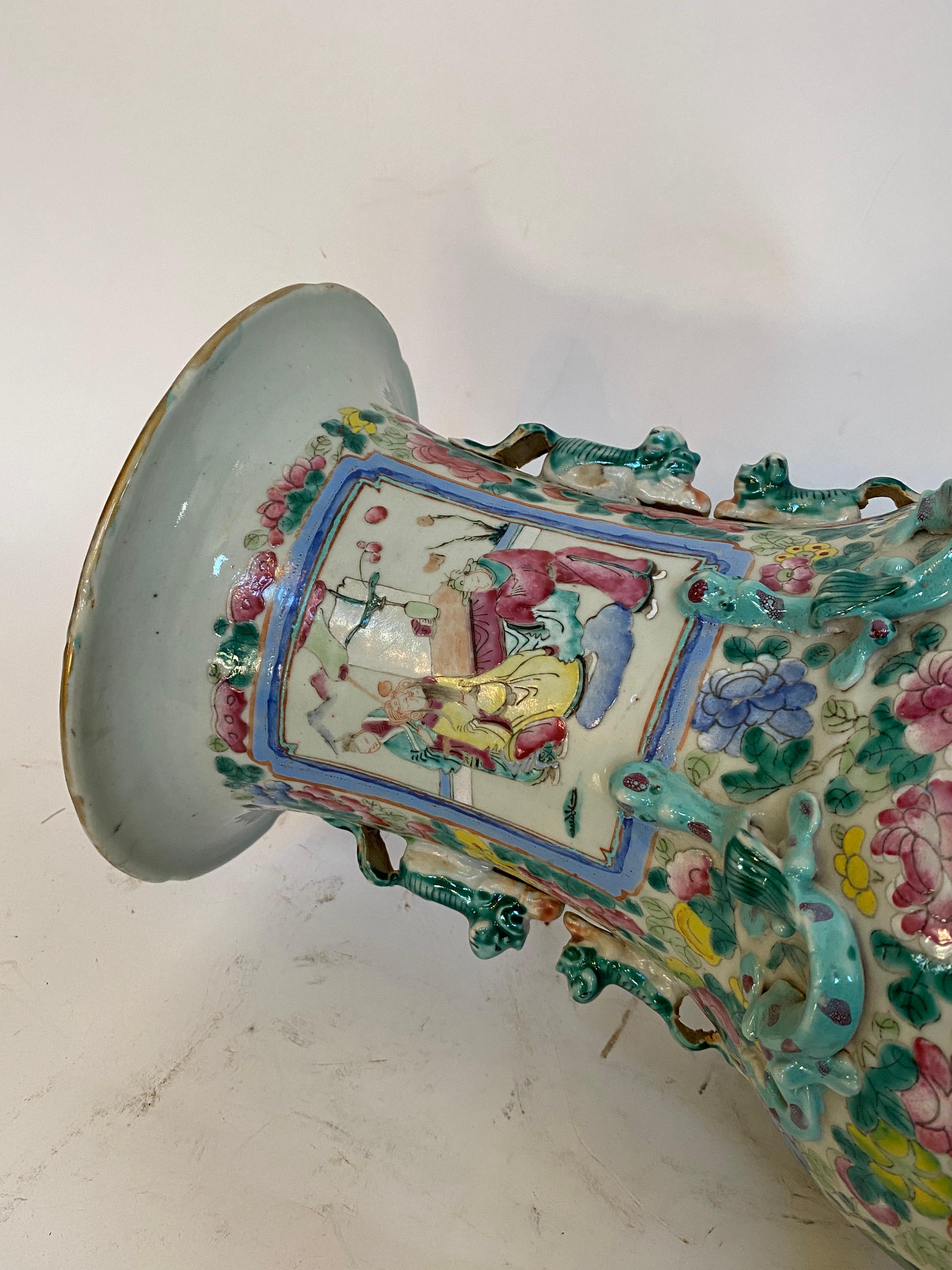 Qing Dynasty Large Canton Famille Rose Chinese Porcelain Vase For Sale 4