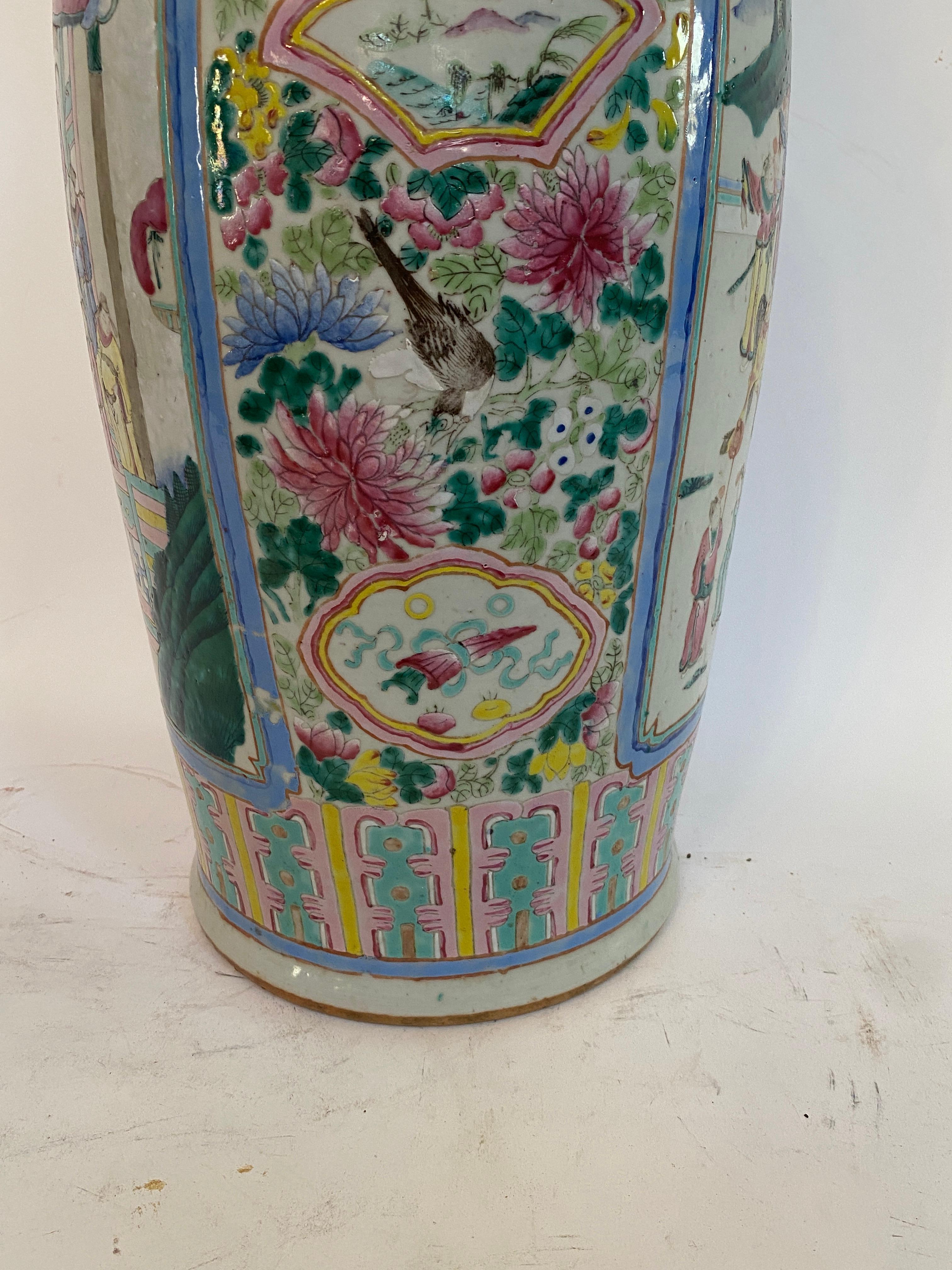 Qing Dynasty Large Canton Famille Rose Chinese Porcelain Vase For Sale 1