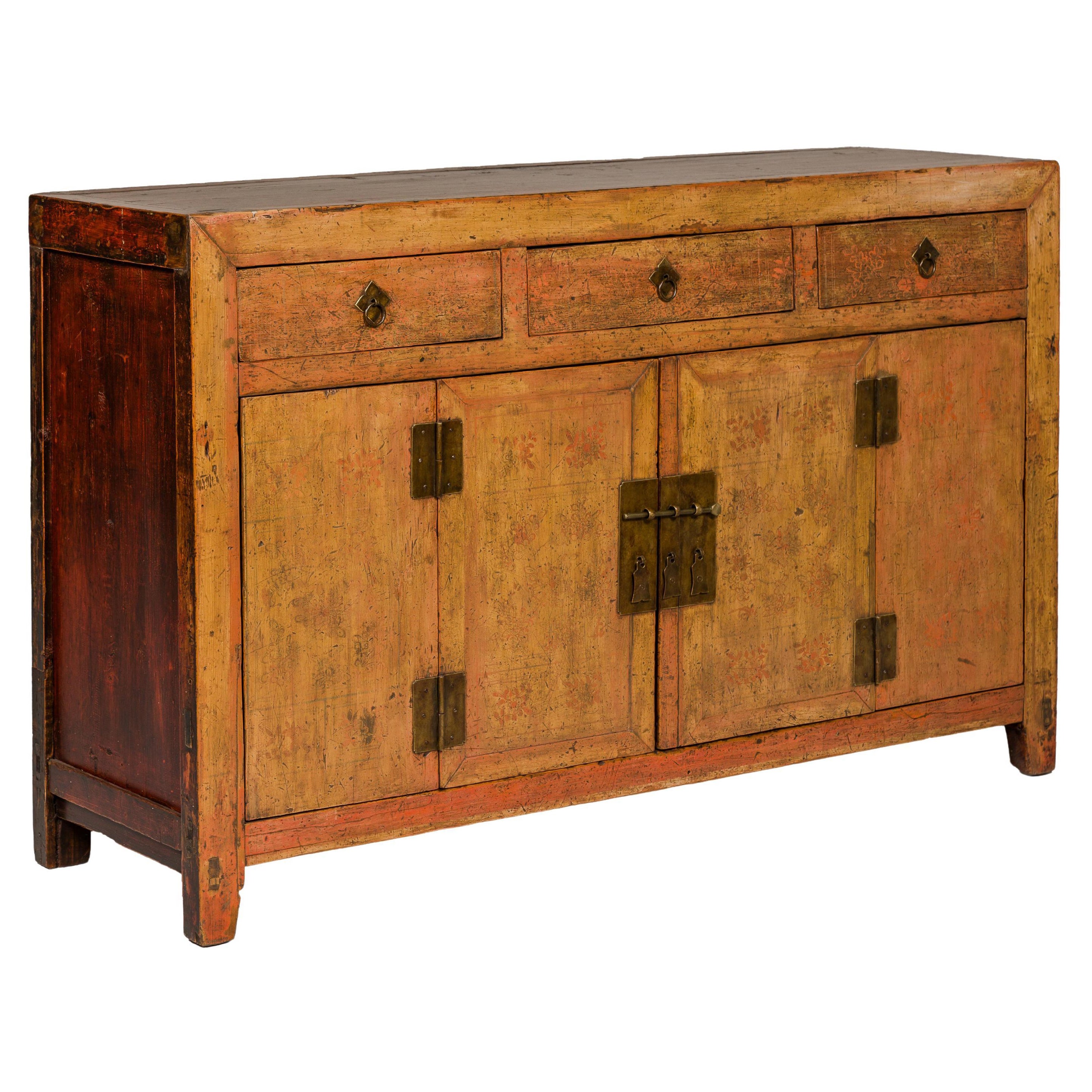 Credenza dipinta della dinastia Qing con patina invecchiata, tre cassetti e due ante