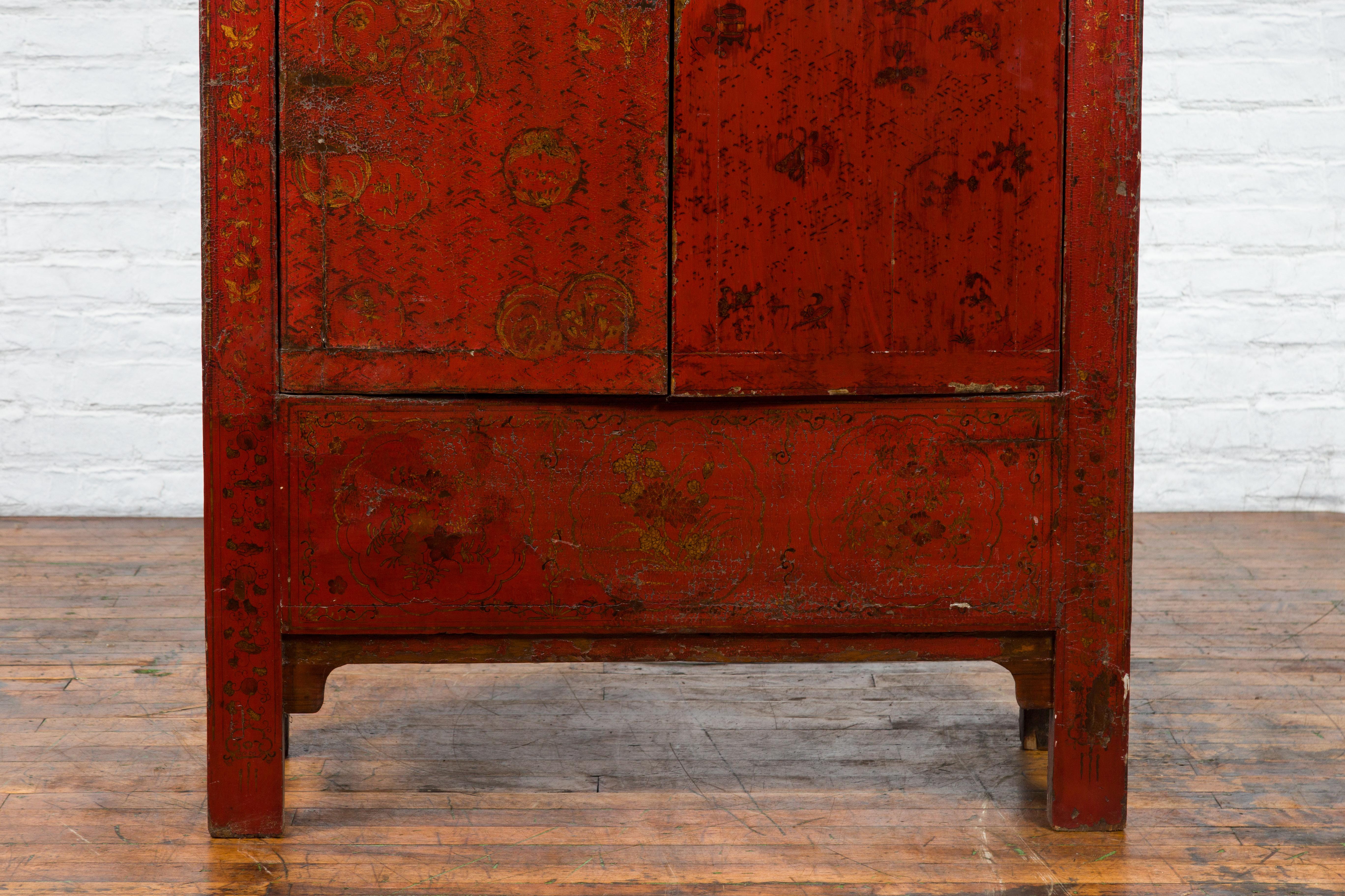 Lacquered Qing Dynasty Period 19th Century Red Lacquer Shanxi Cabinet with Floral Décor For Sale