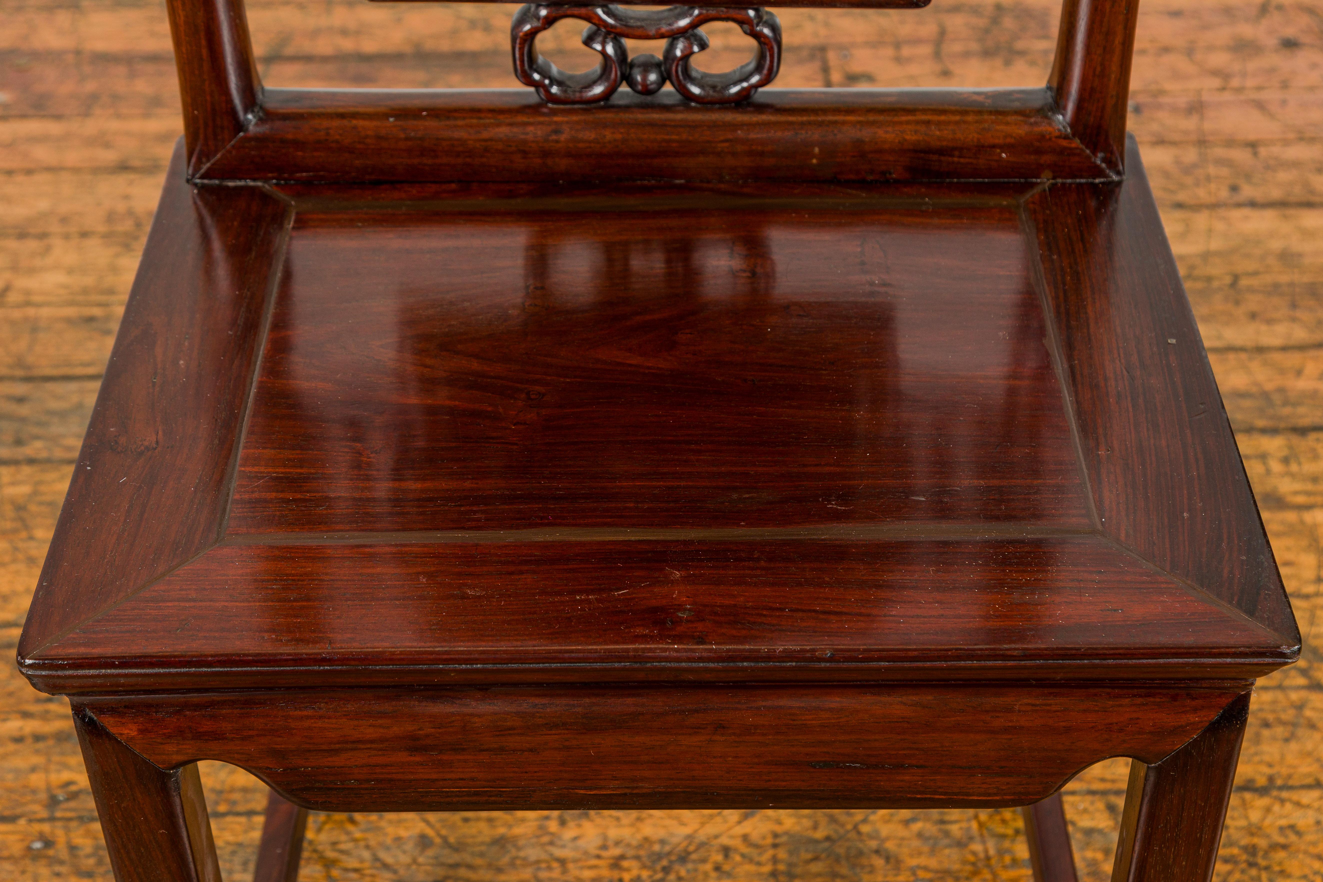 Qing Dynasty Period Rosewood Side Chair with Carved Splat and Grapevine Motif For Sale 2