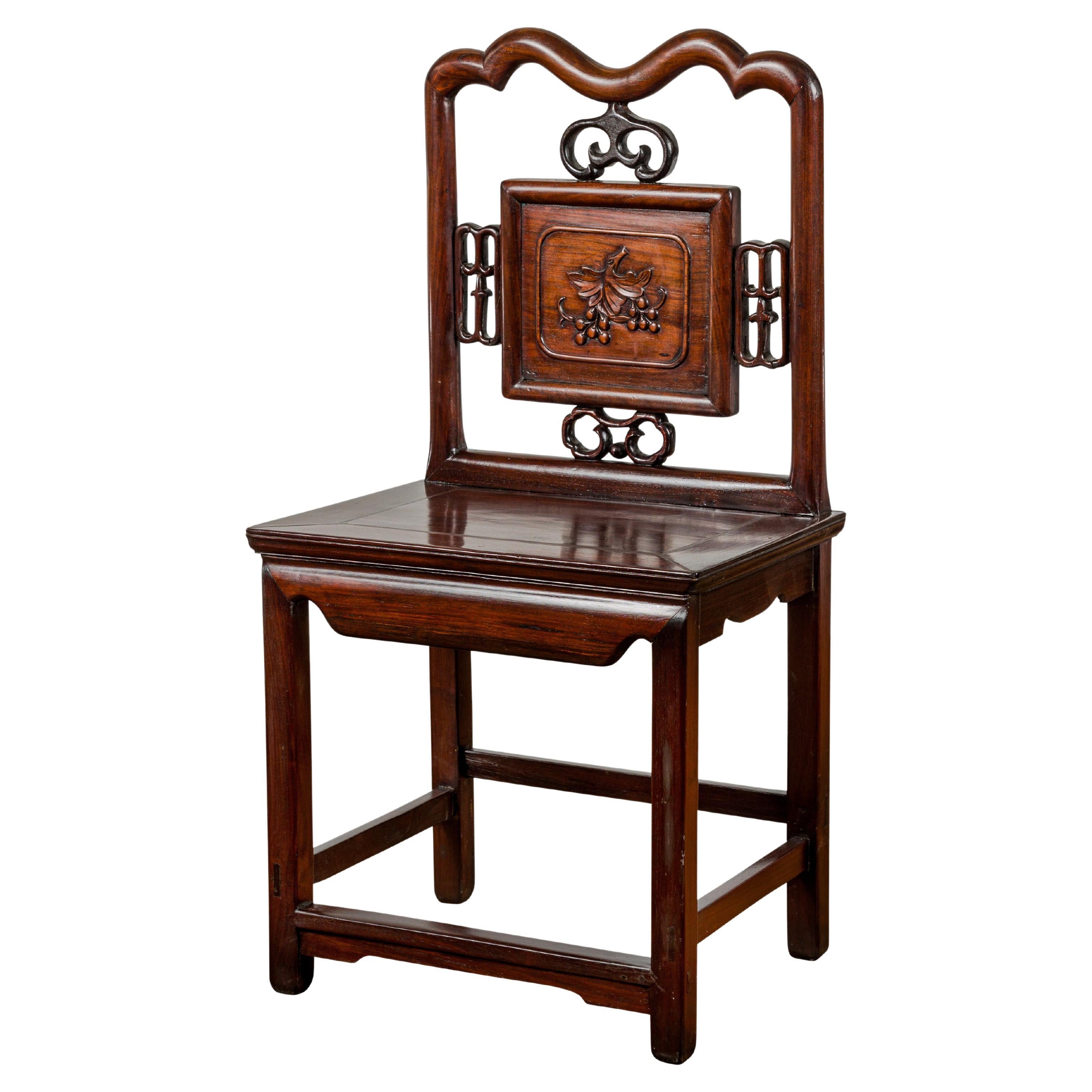 Qing Dynasty Period Rosewood Side Chair with Carved Splat and Grapevine Motif For Sale