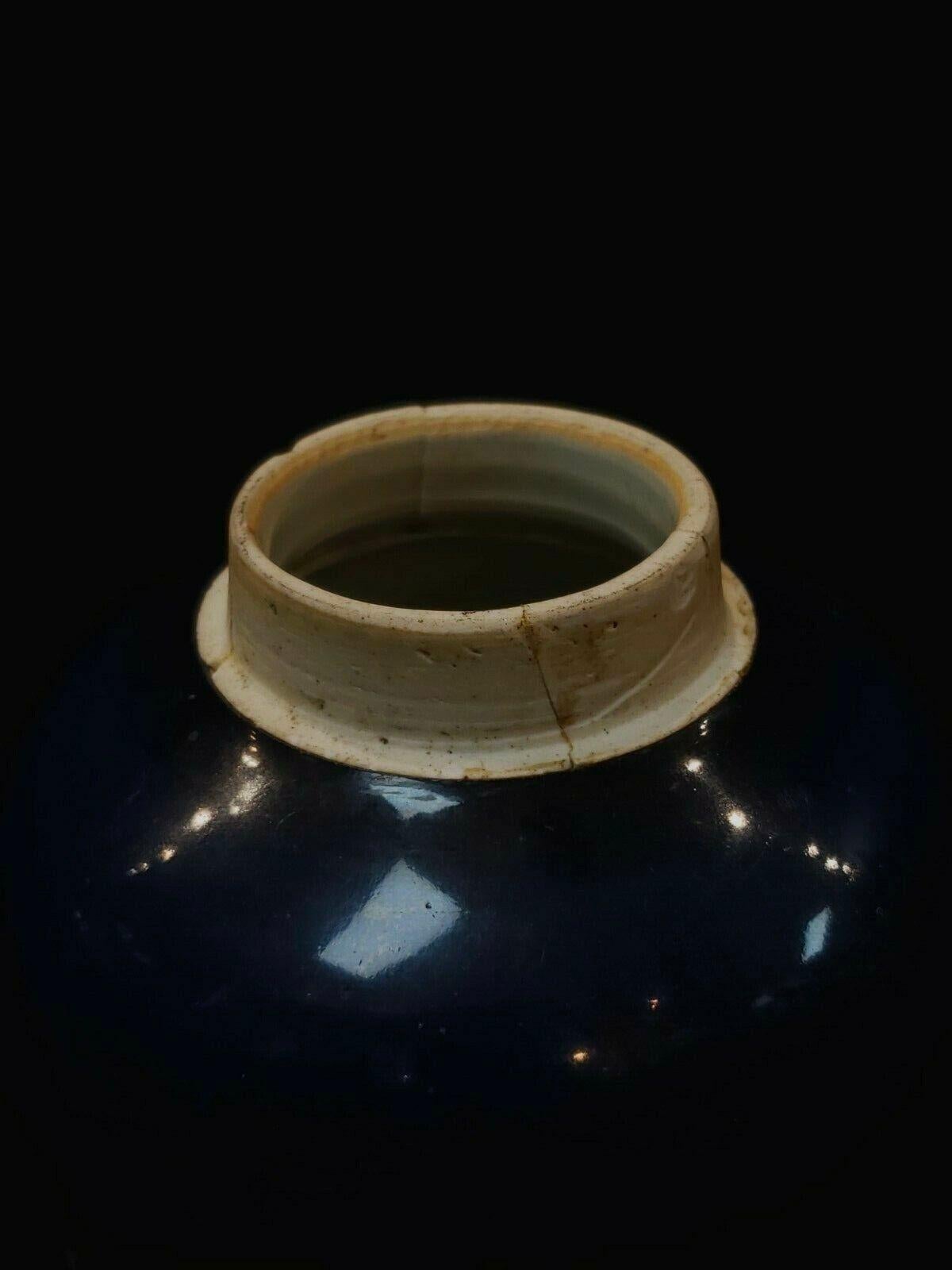 Glazed Qing Dynasty Qian Long Sacrificed Blue Covered Porcelain Jar Vase For Sale