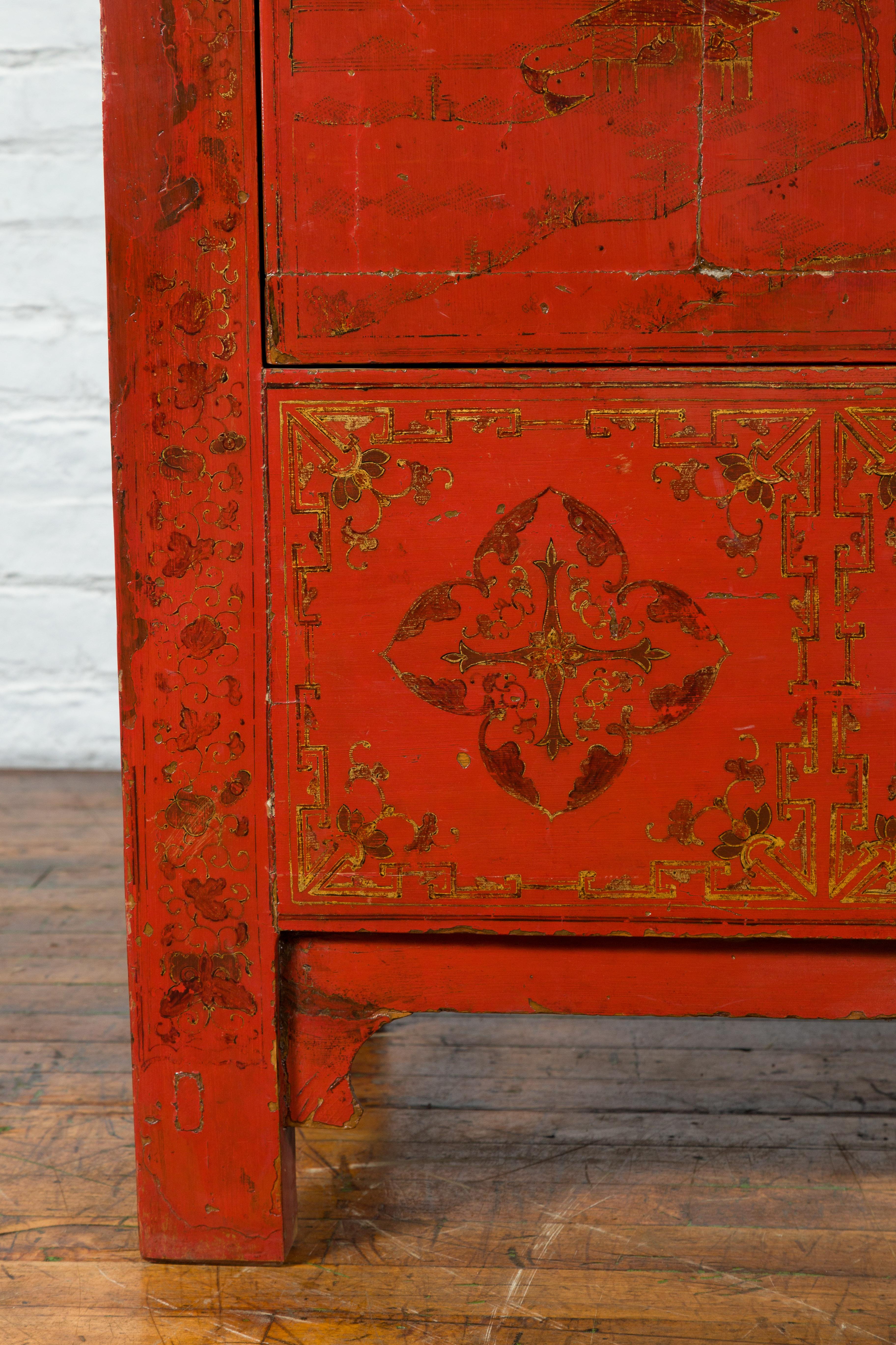 Qing Dynasty Red Lacquer 19th Century Cabinet with Gilded Hand-Painted Décor For Sale 4