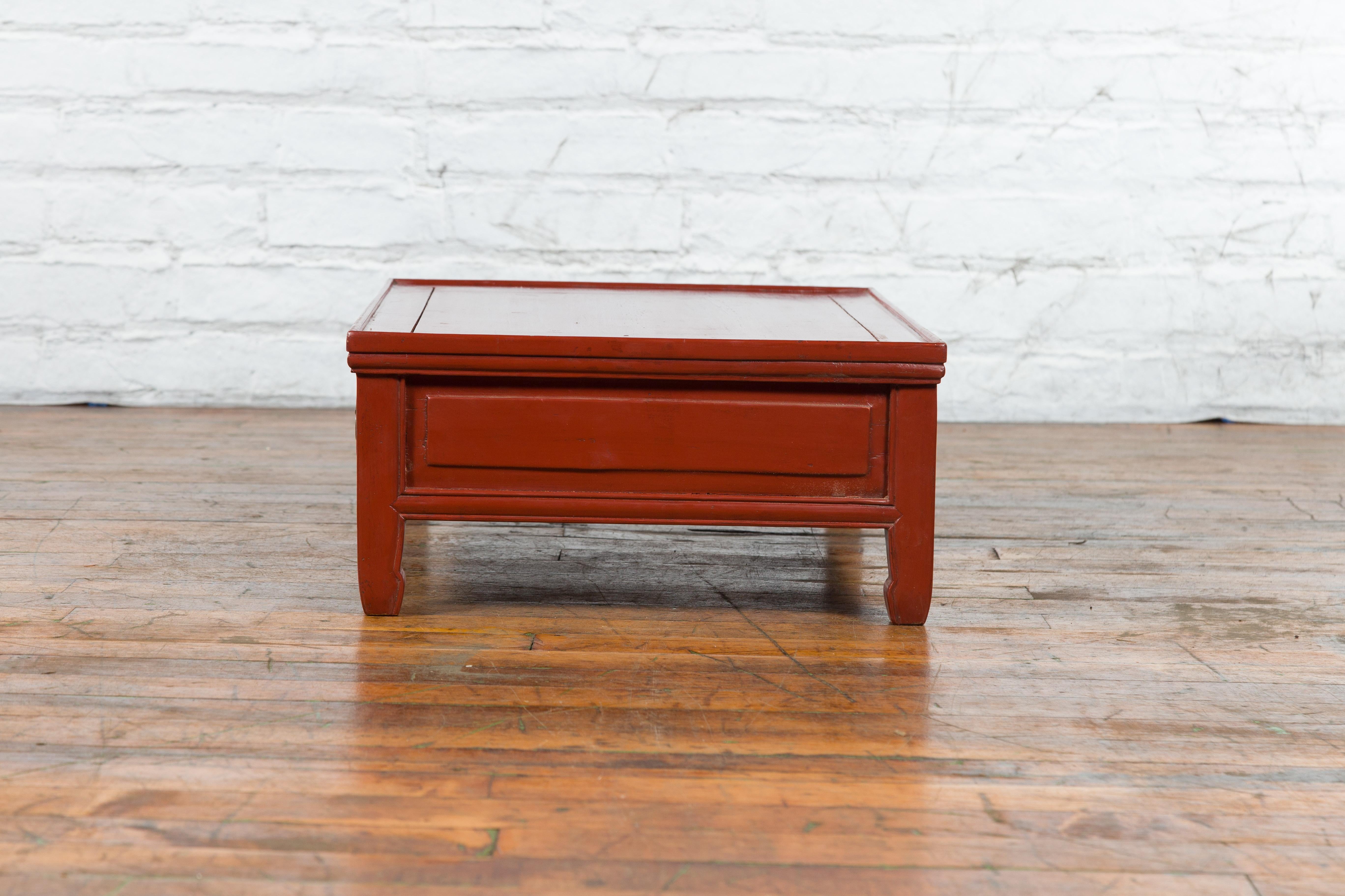 Qing Dynasty Red Lacquer Low Kang Coffee Table with Drawers and Horse Hoof Feet For Sale 5