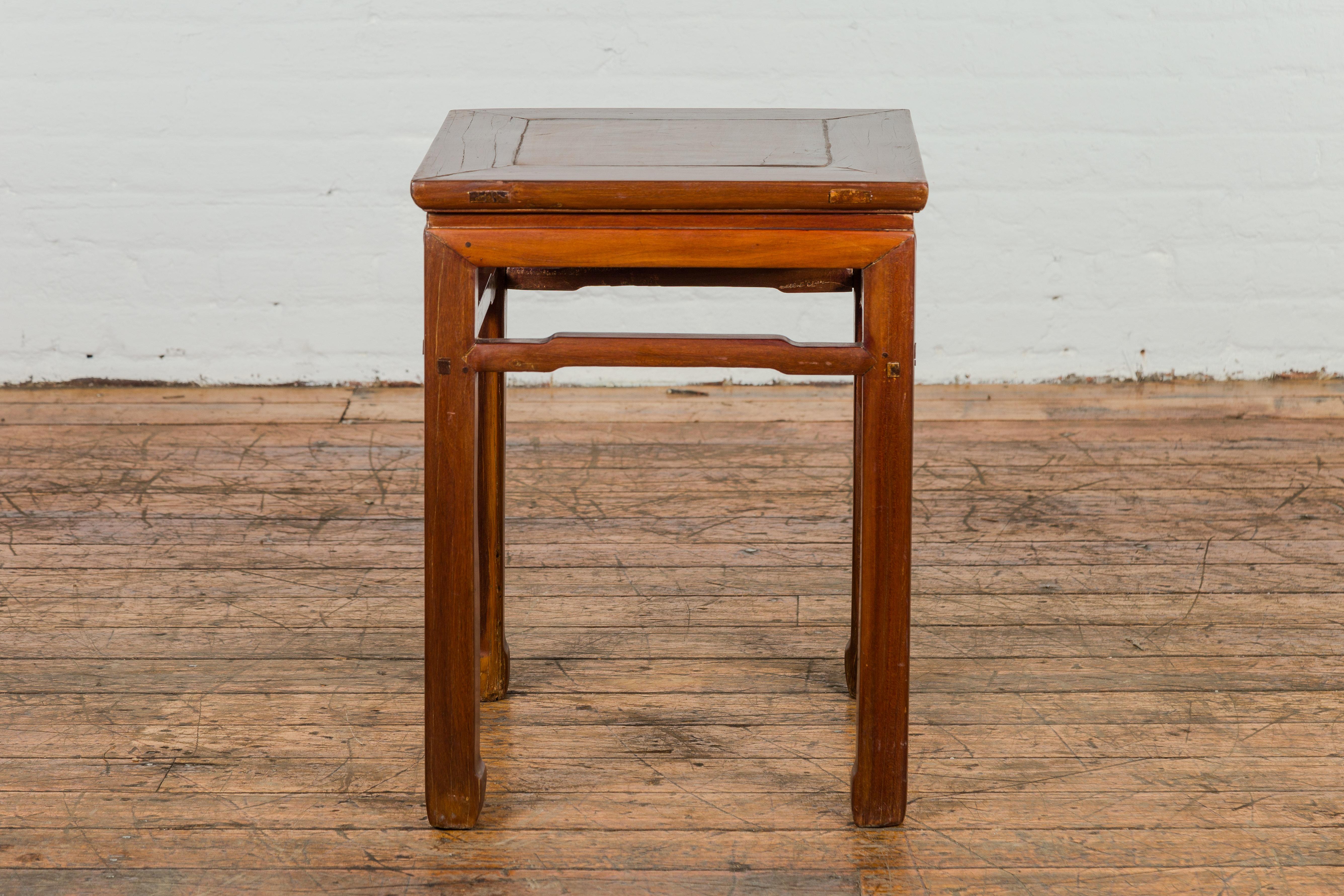 Qing Dynasty Side Table with Burl Top, Horse Hoof Legs and Humpback Stretcher For Sale 6