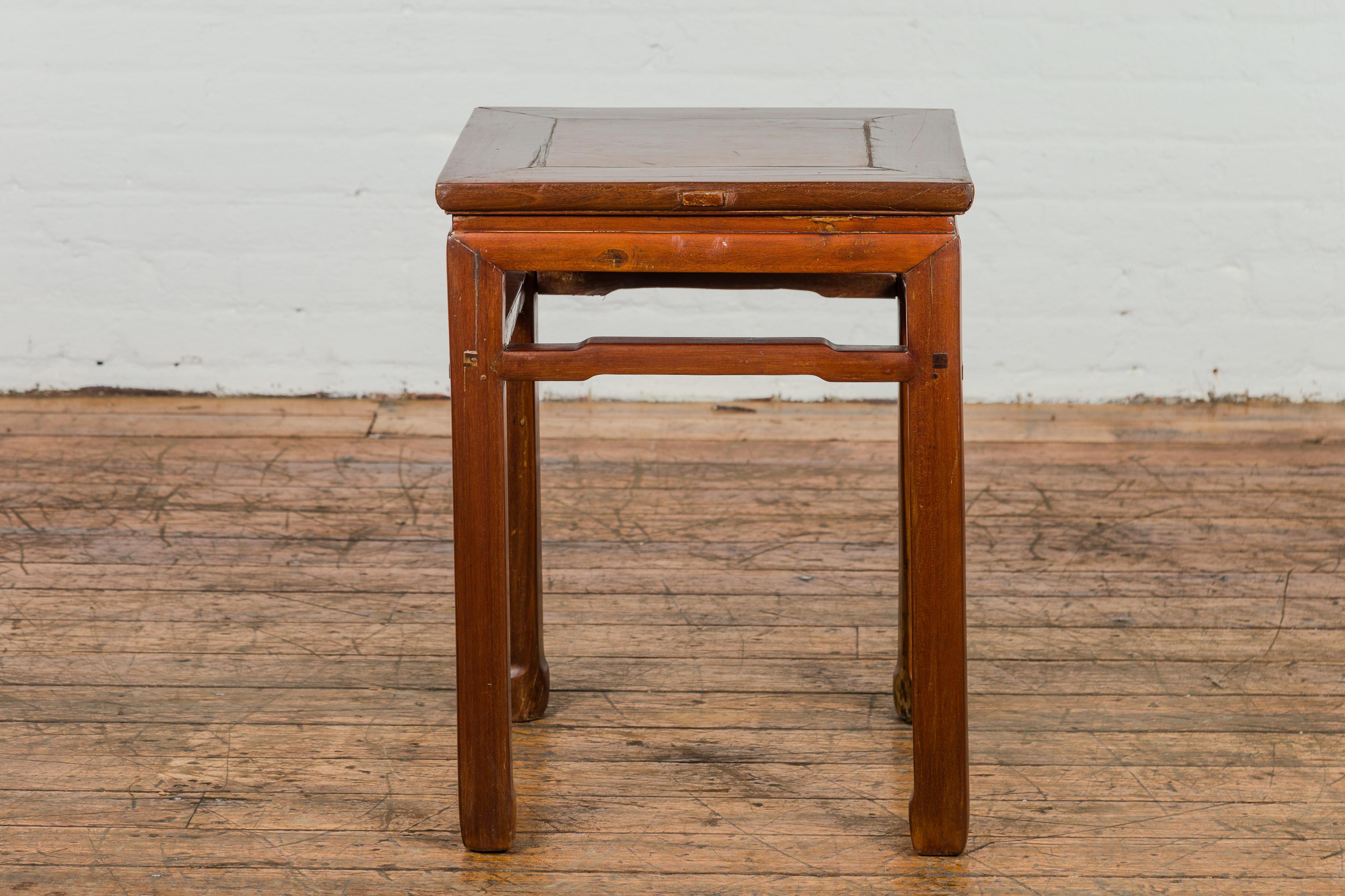 Qing Dynasty Side Table with Burl Top, Horse Hoof Legs and Humpback Stretcher For Sale 7