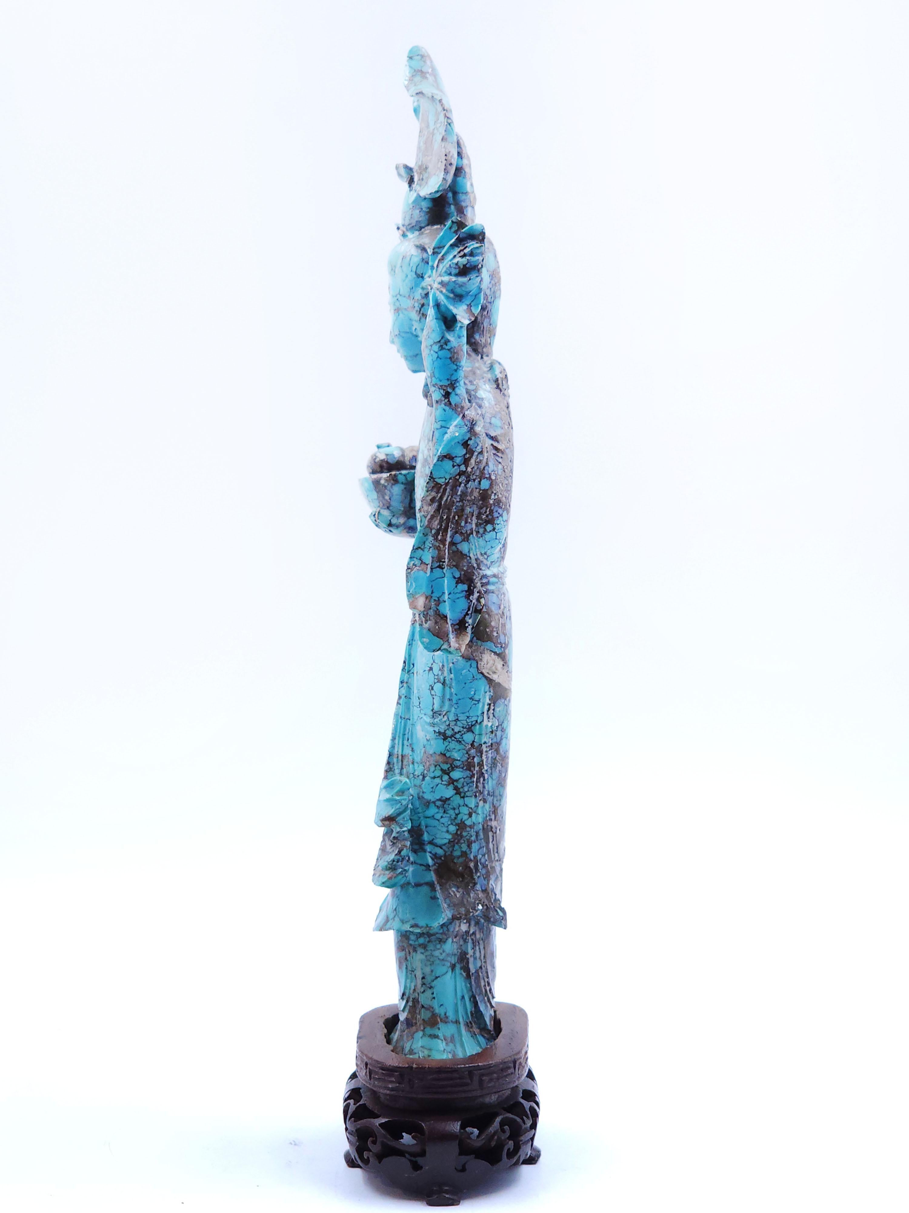 Qing dynasty standing oriental lady in carved turquoise For Sale 2